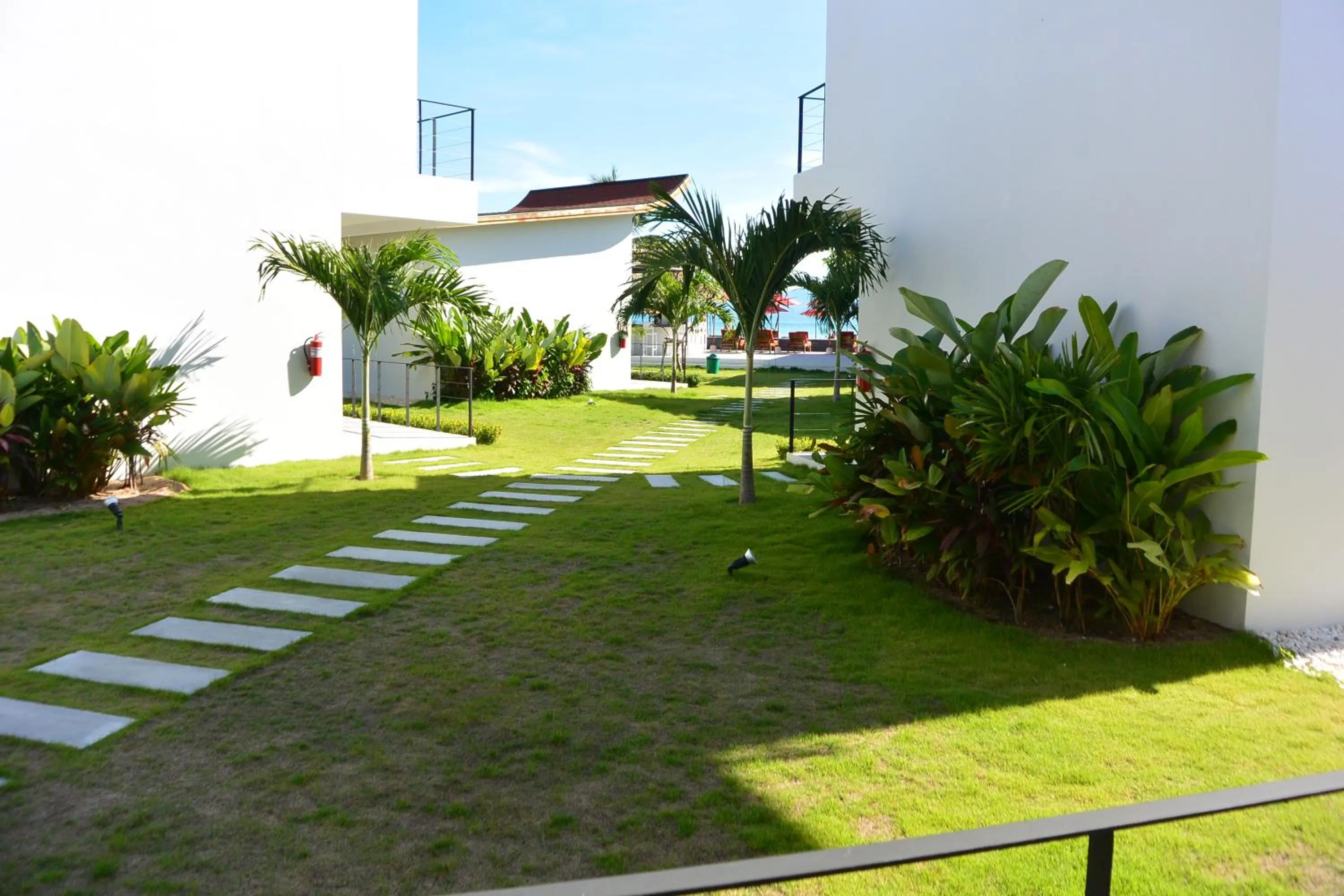 la plage resort & beach club