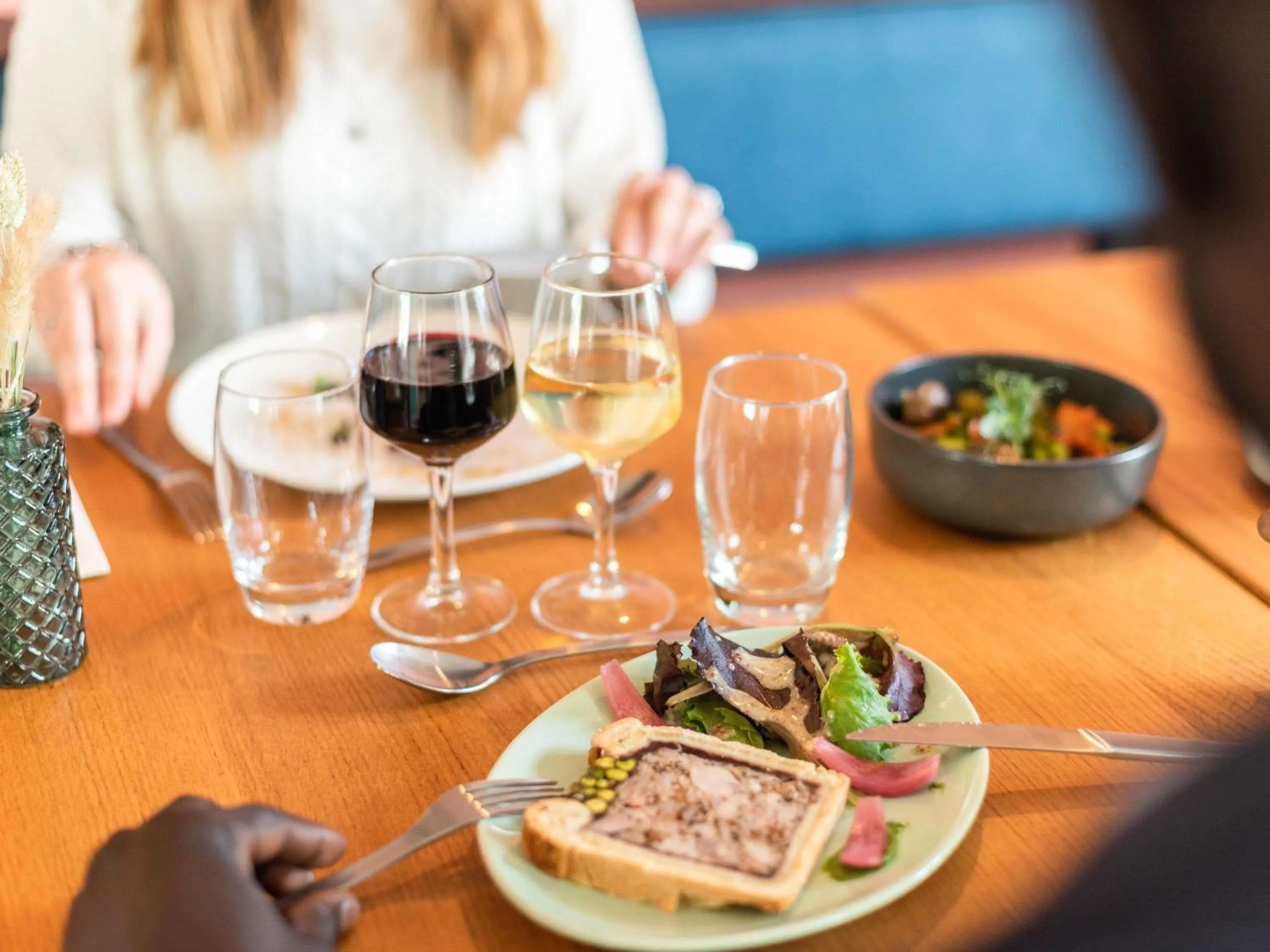 Restaurant/places to eat in ibis Lyon Sud Oullins