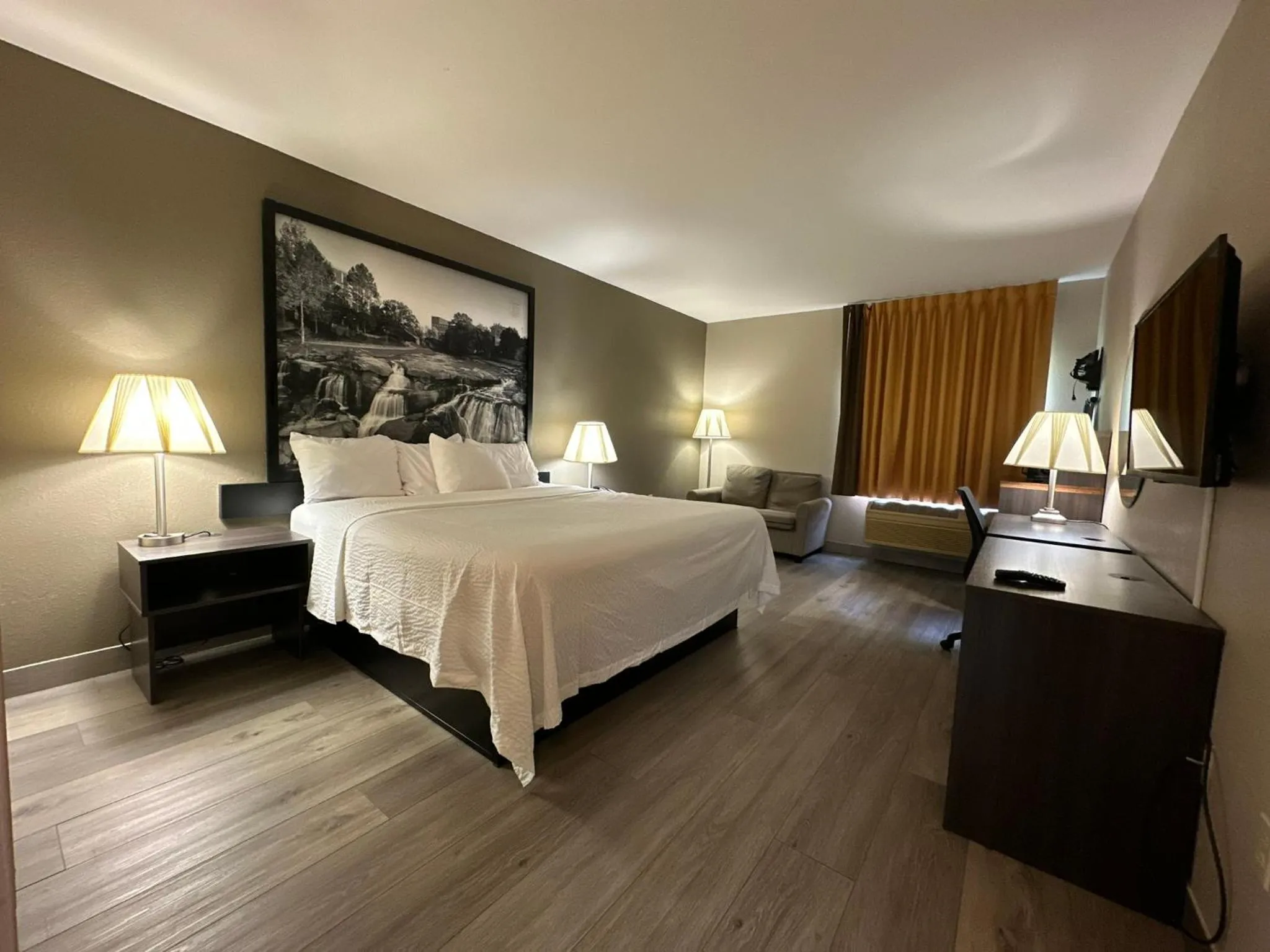 Bed in Super 8 by Wyndham Piedmont Greenville Area