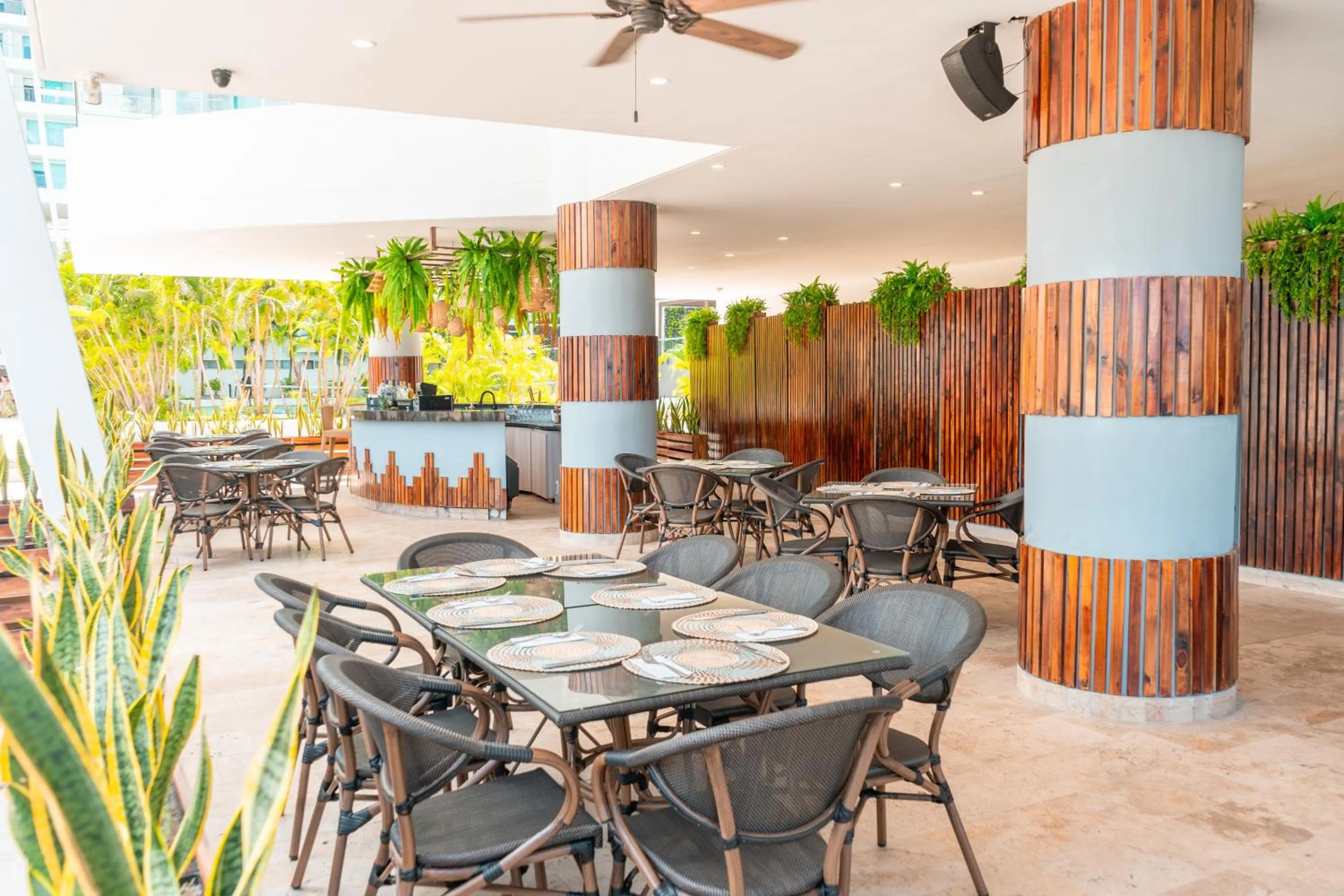 Restaurant/places to eat in Sonesta Hotel Cartagena