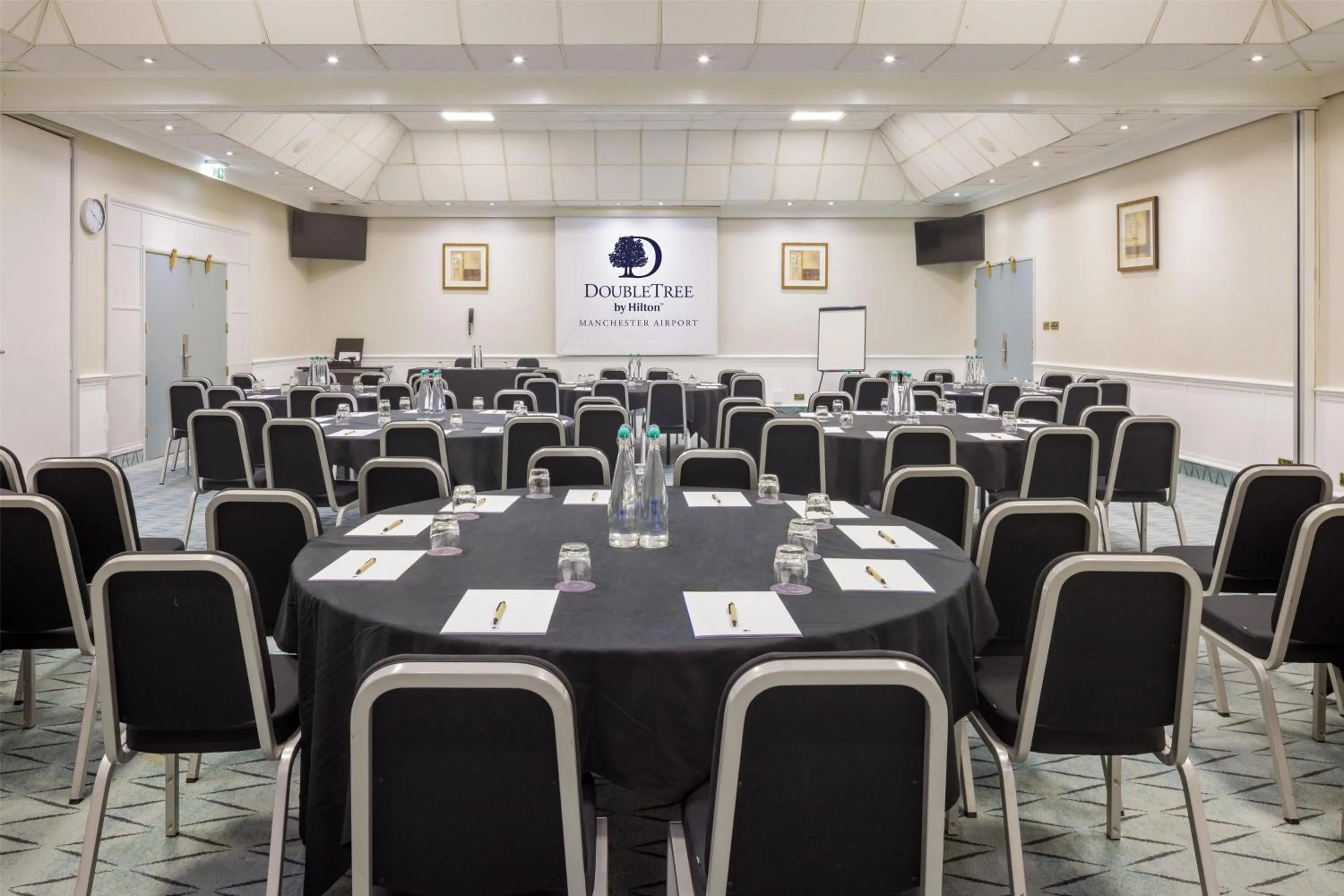 Meeting/conference room in DoubleTree by Hilton Manchester Airport
