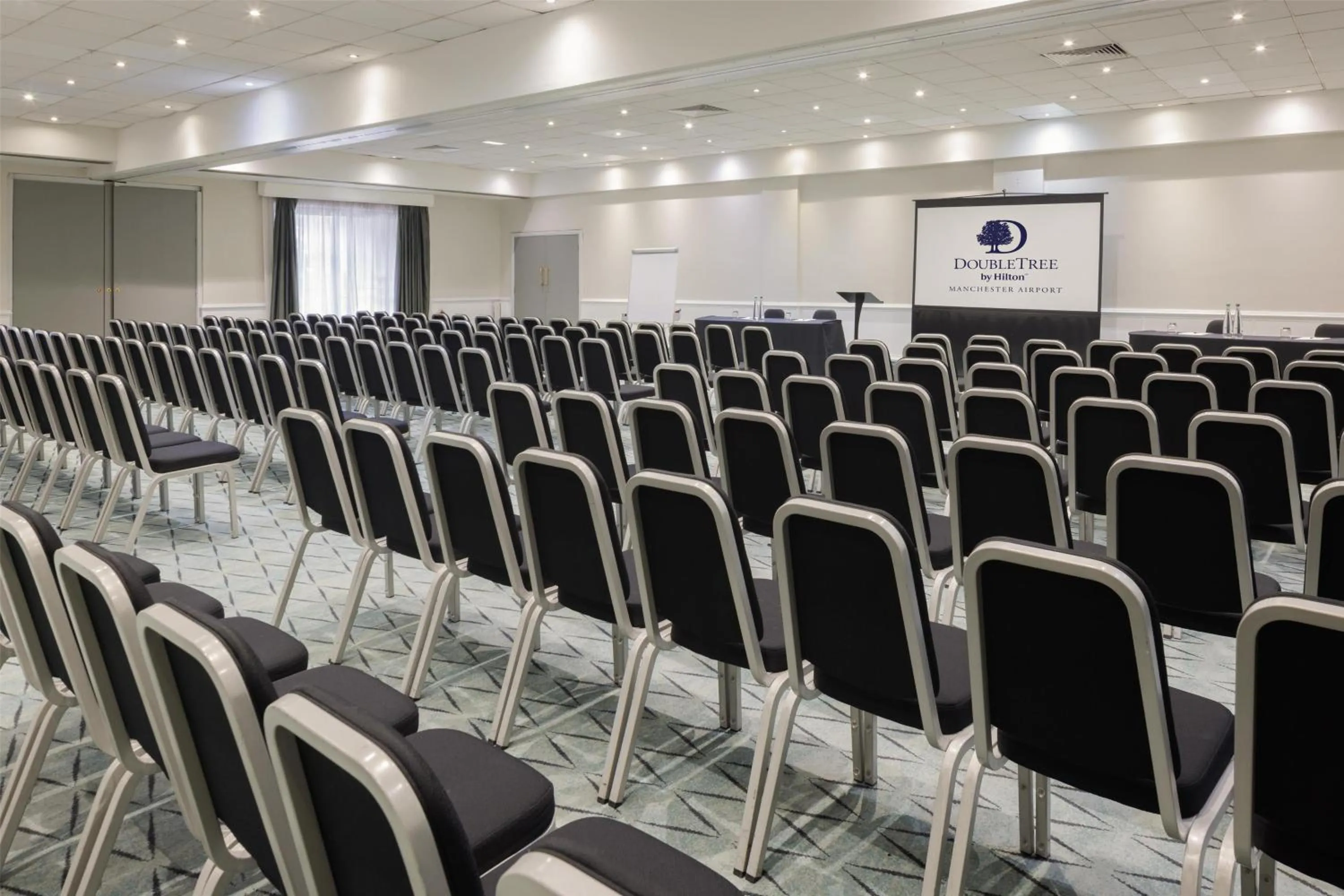 Meeting/conference room in DoubleTree by Hilton Manchester Airport