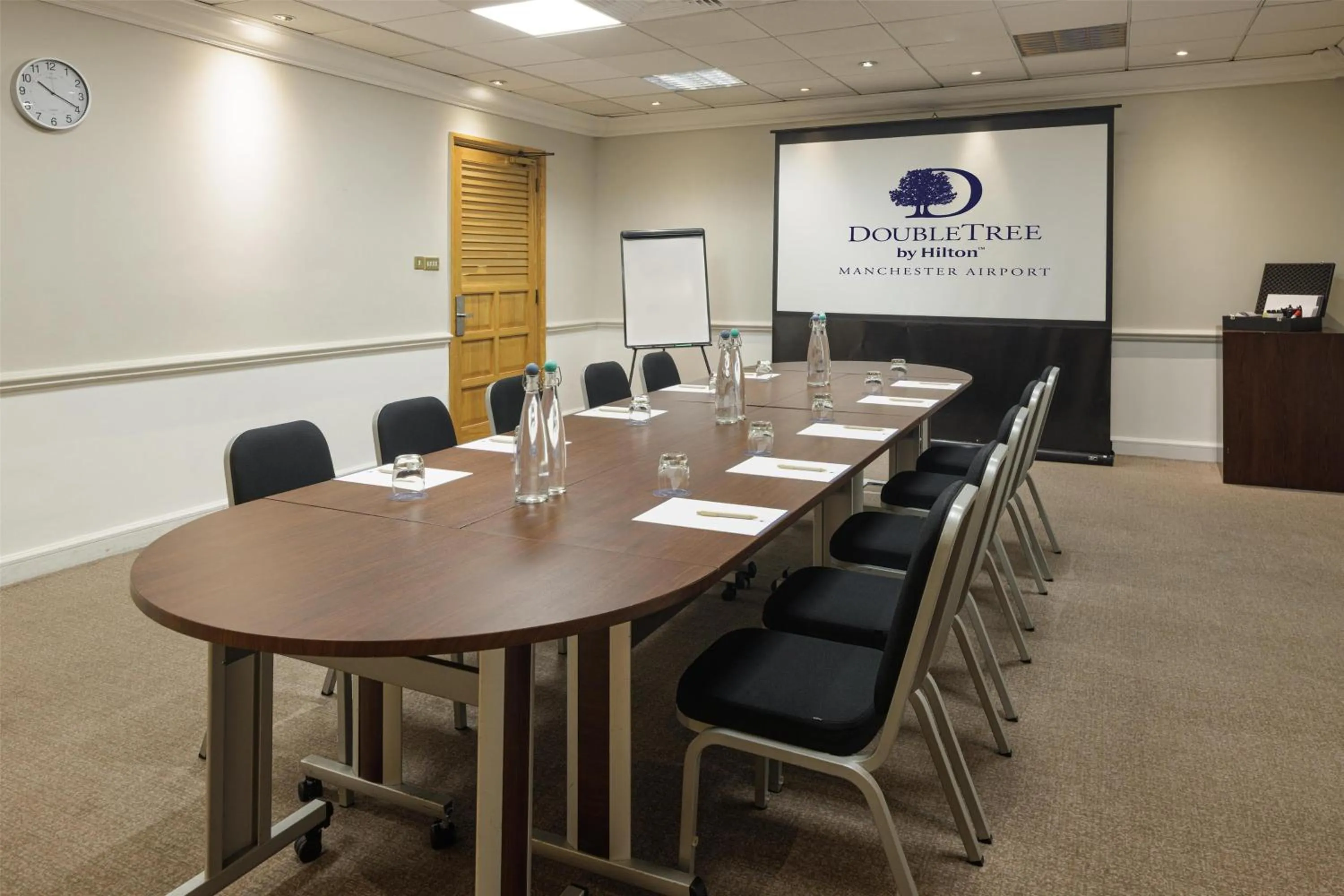 Meeting/conference room in DoubleTree by Hilton Manchester Airport