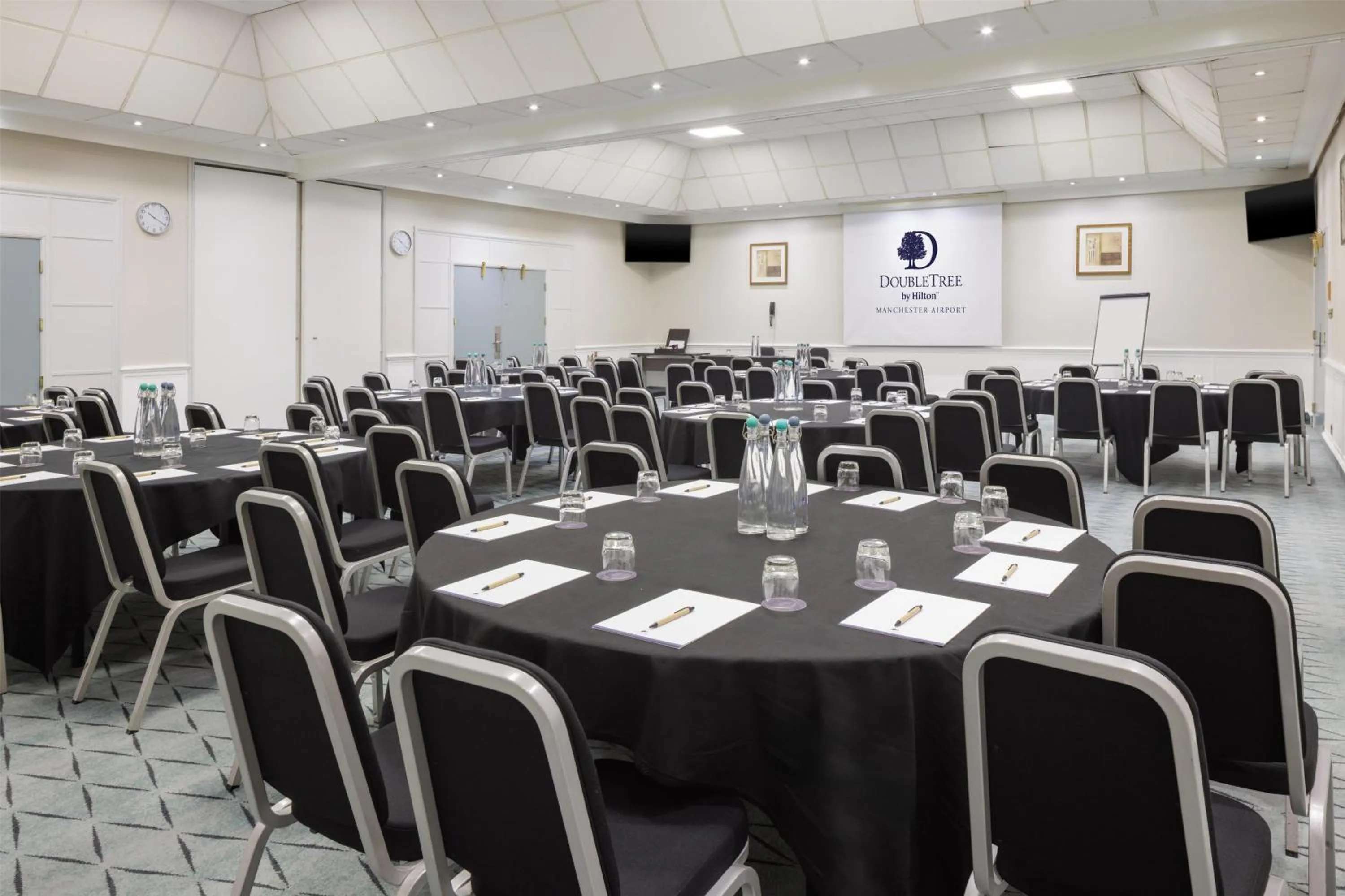 Meeting/conference room in DoubleTree by Hilton Manchester Airport