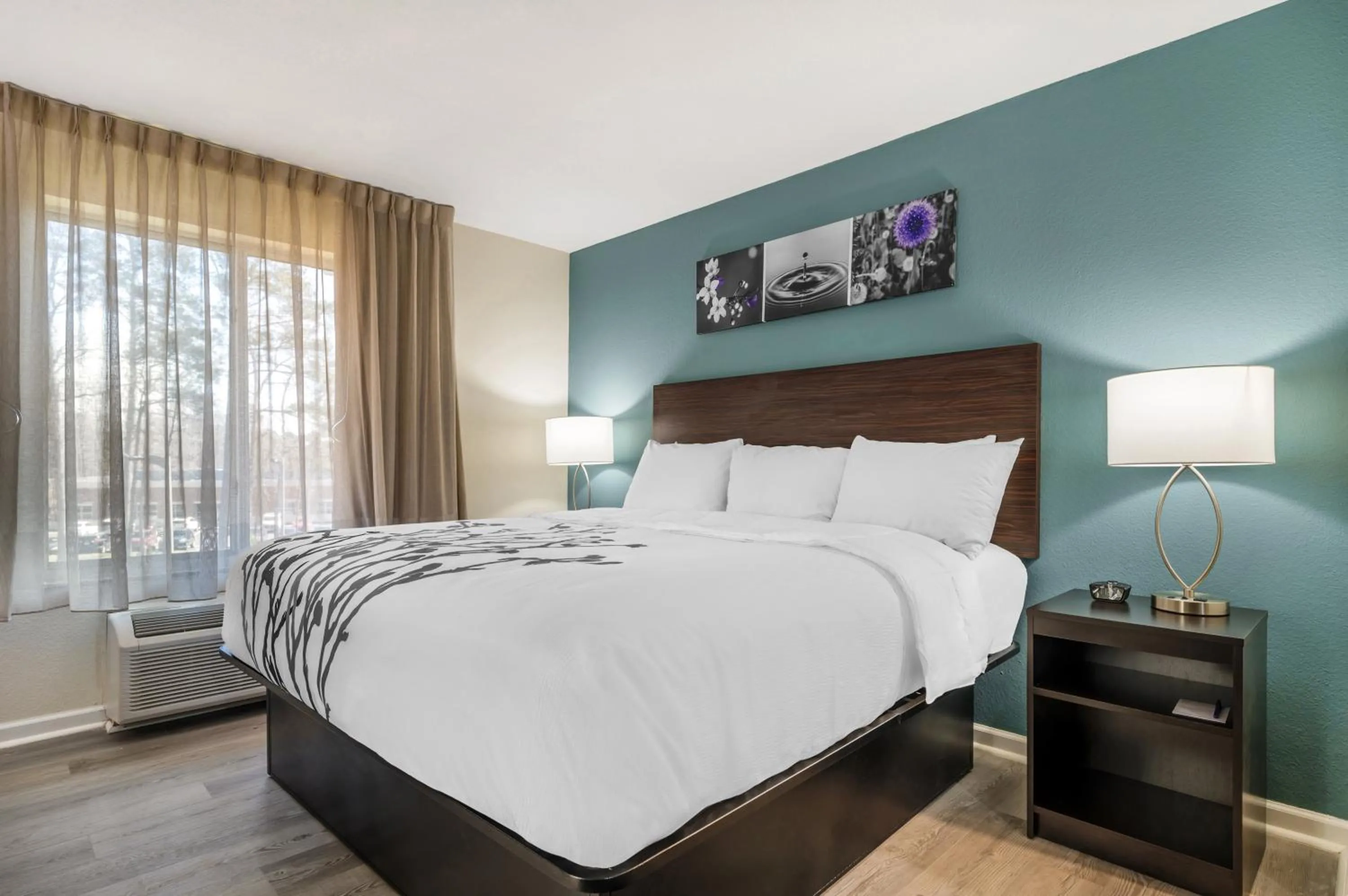 Bedroom, Bed in Sleep Inn & Suites