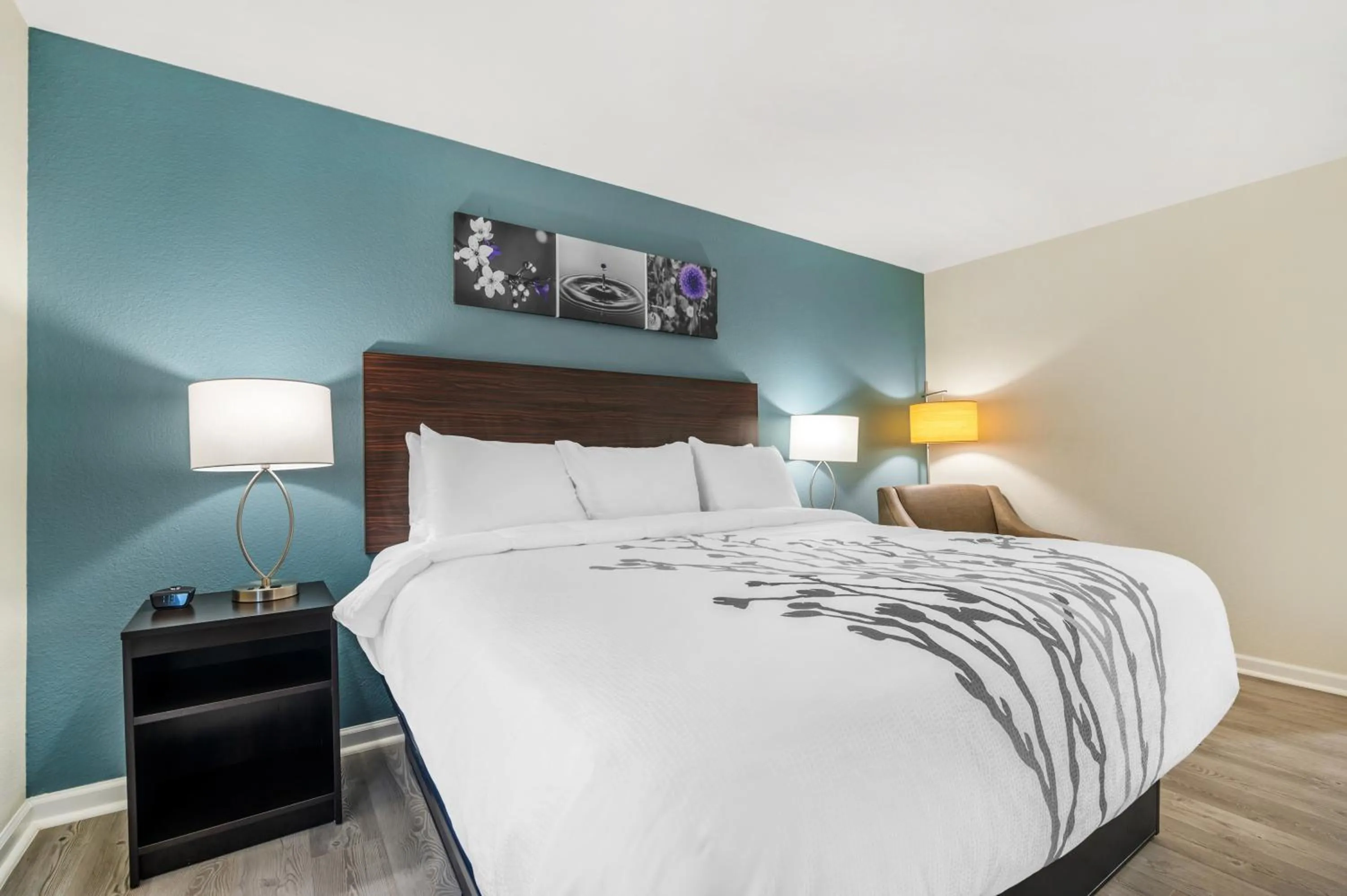 Bed in Sleep Inn & Suites