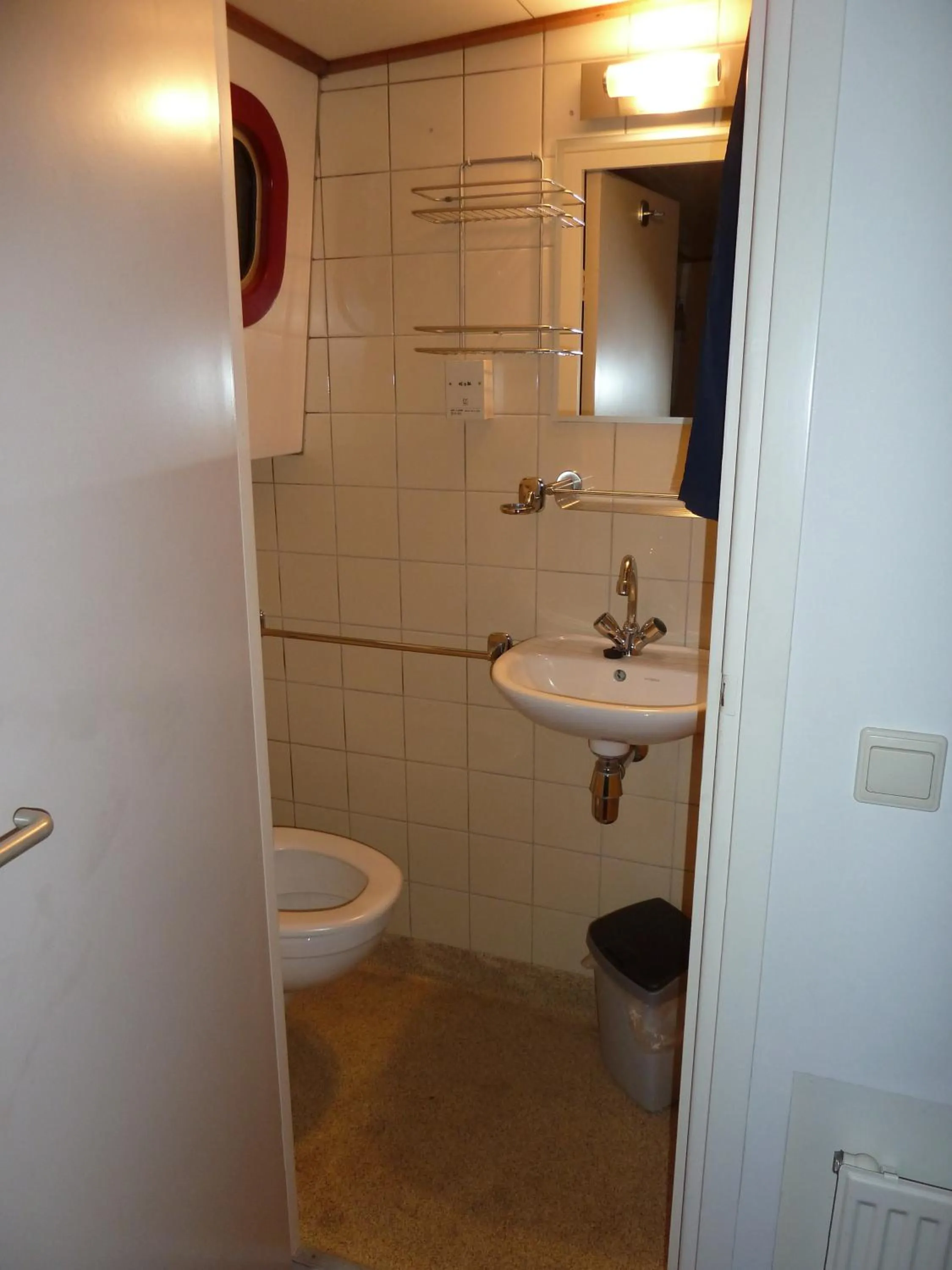 Toilet in Hotelboat Allure