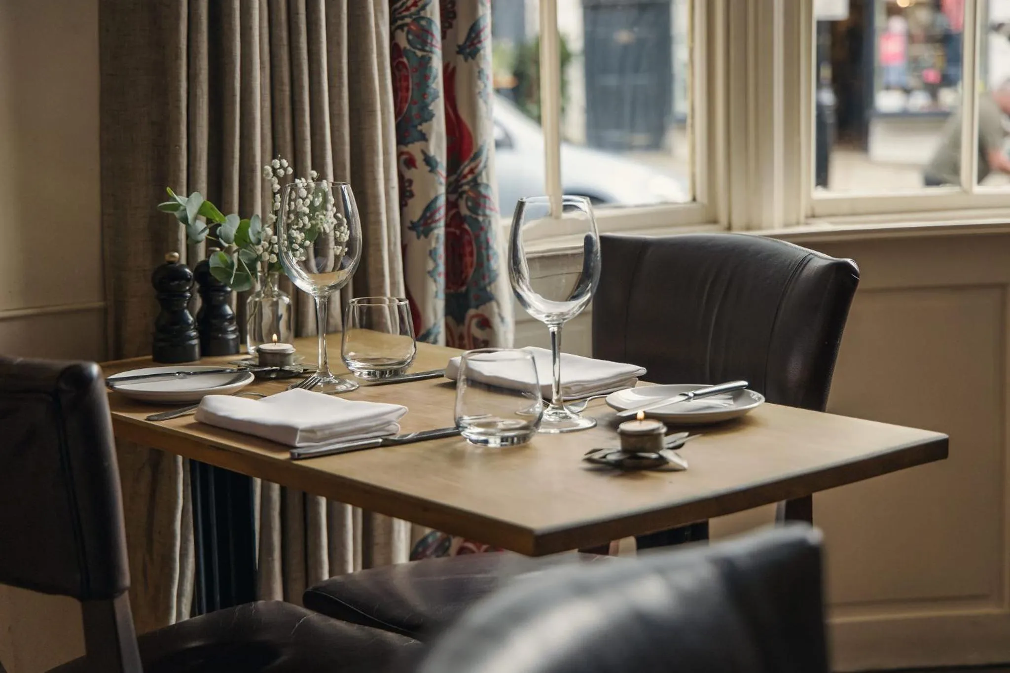 Restaurant/places to eat in The White Swan Inn