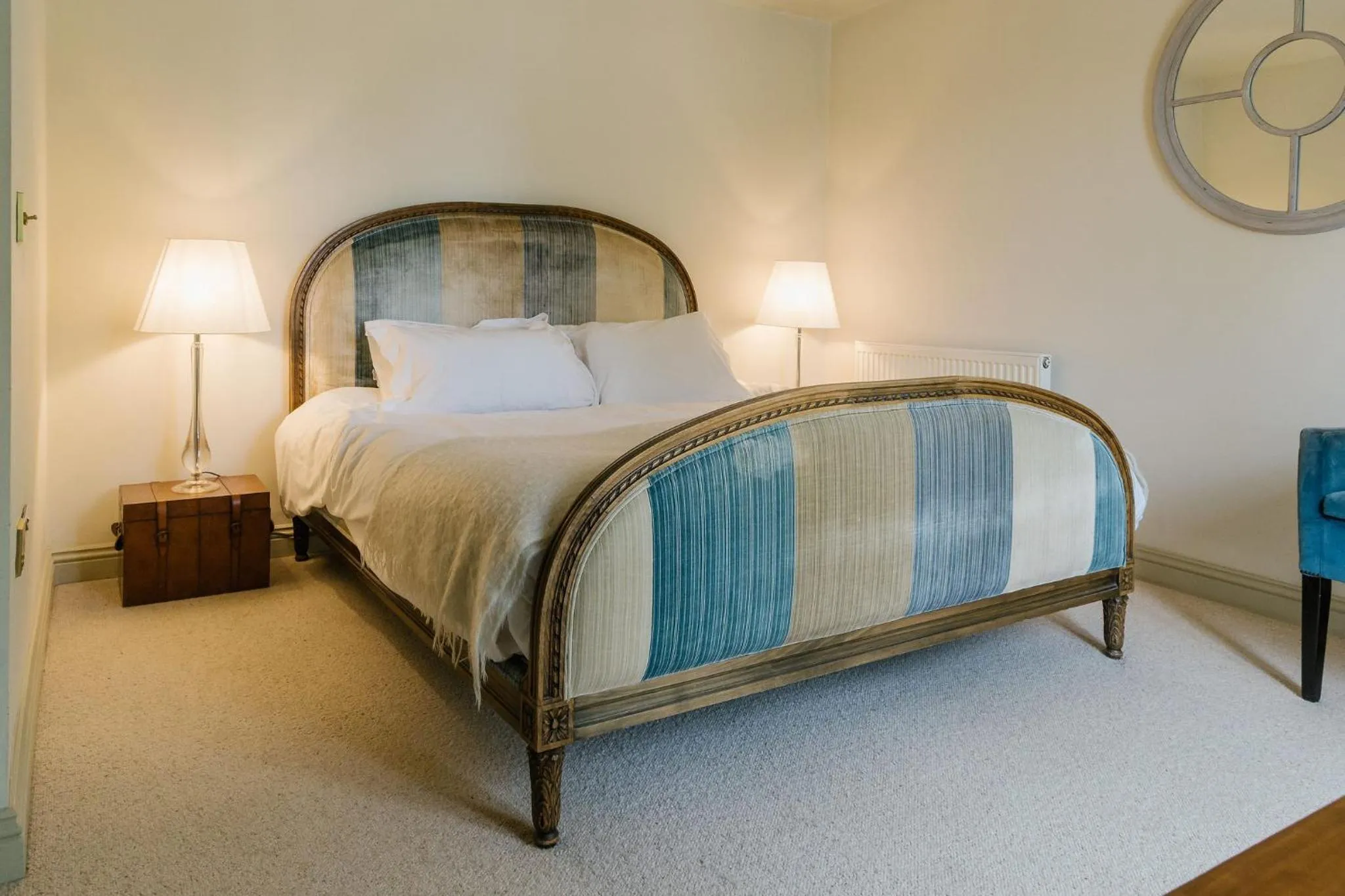 Bedroom, Bed in The White Swan Inn