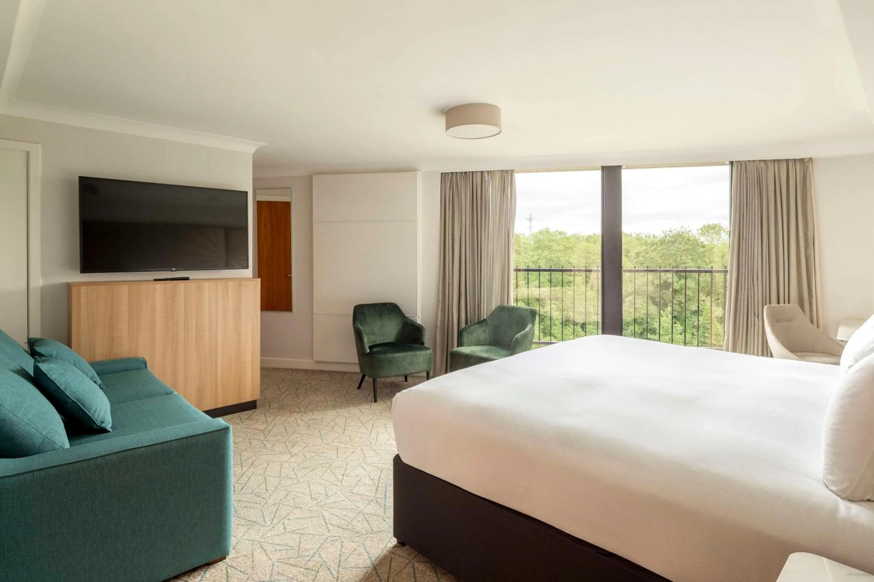 Bed in Hilton Birmingham Metropole Hotel