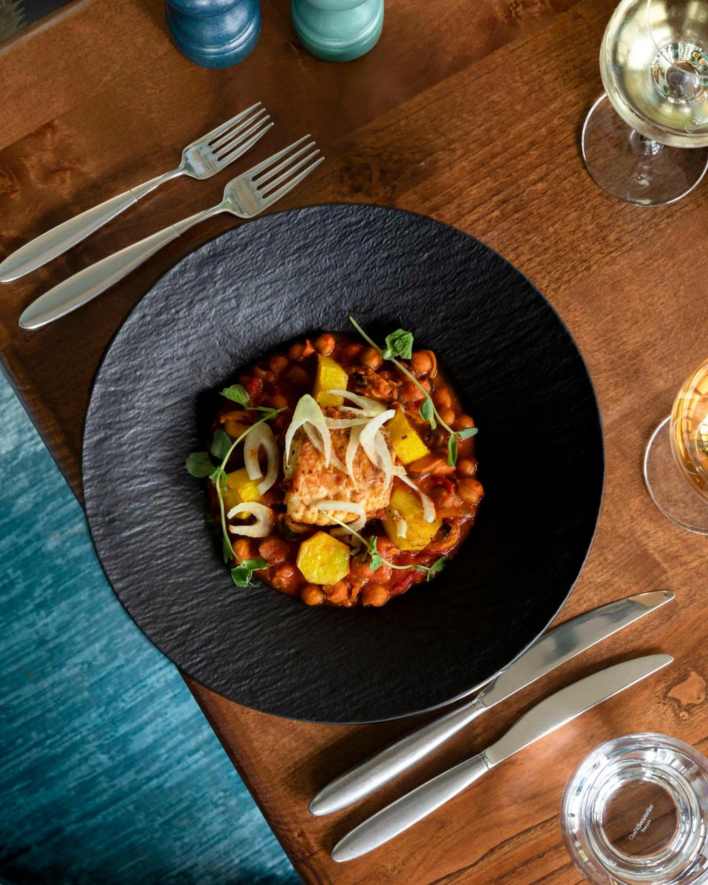Dining area in Hilton Birmingham Metropole Hotel