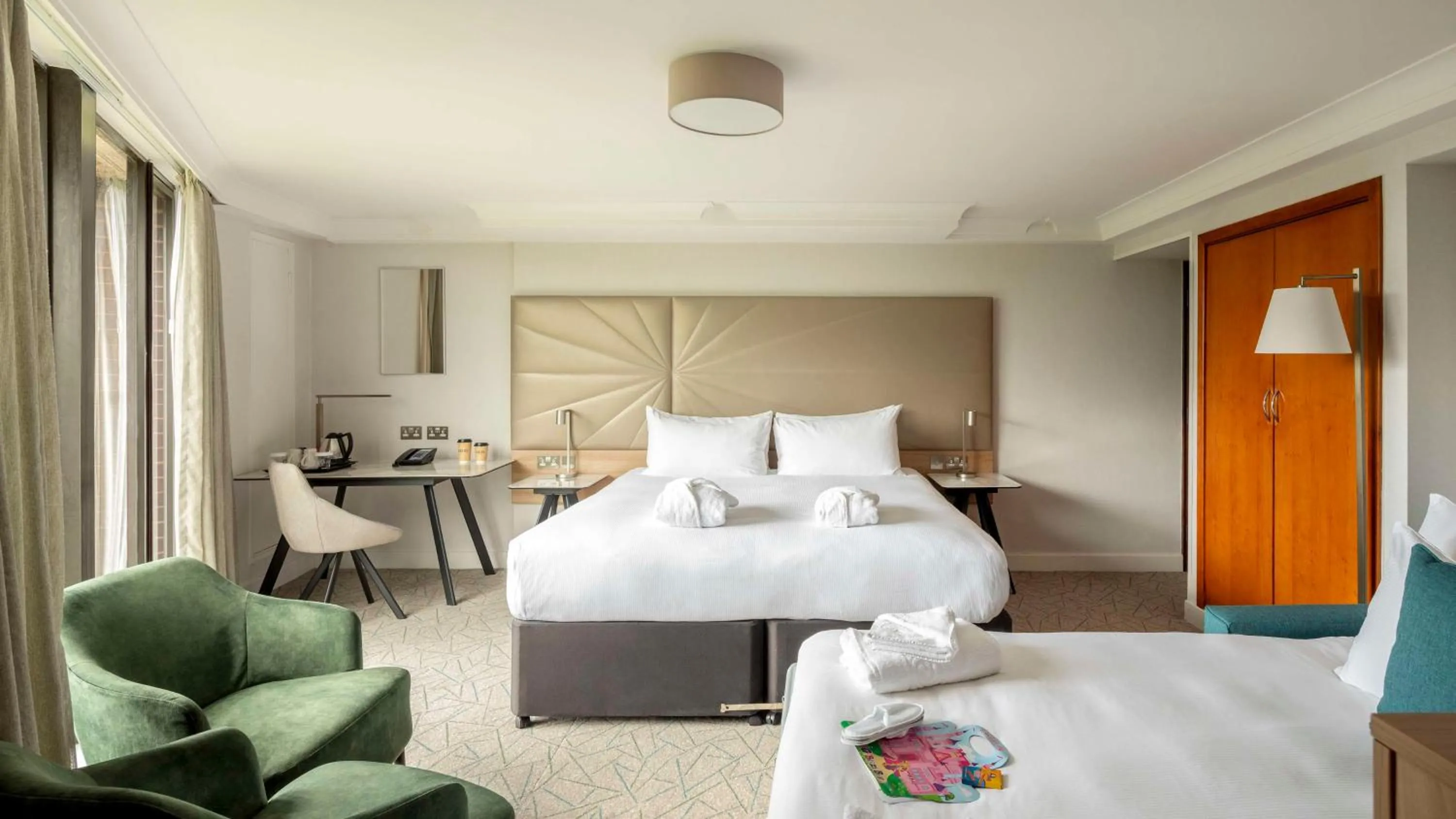 Bed in Hilton Birmingham Metropole Hotel