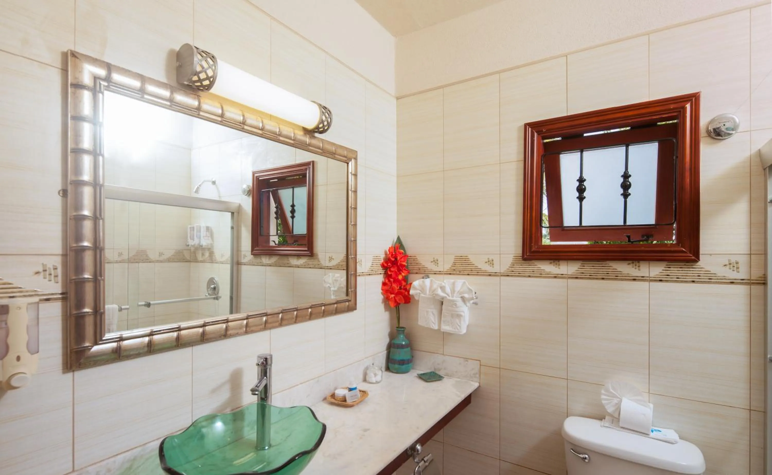 Bathroom in Sugar Cane Club Hotel & Spa