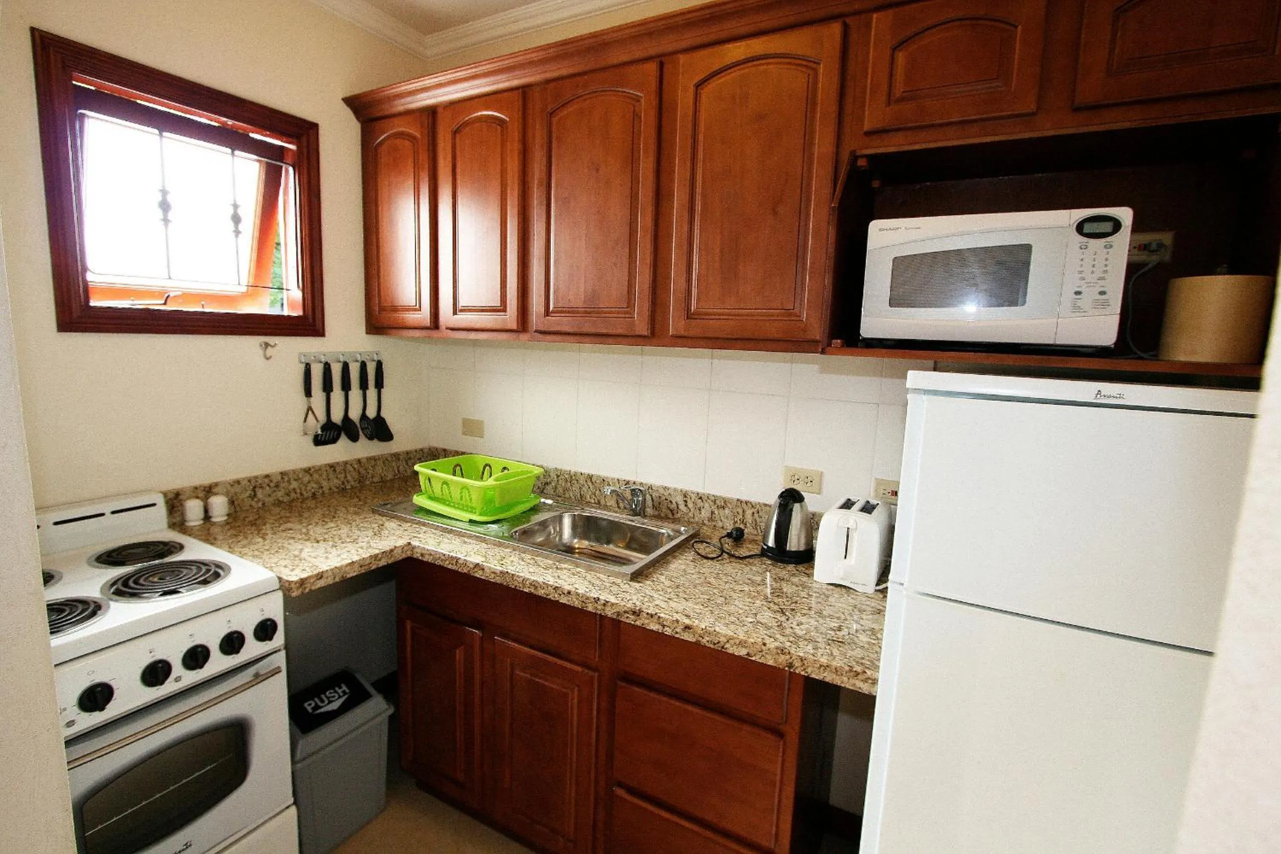 Kitchen or kitchenette in Sugar Cane Club Hotel & Spa