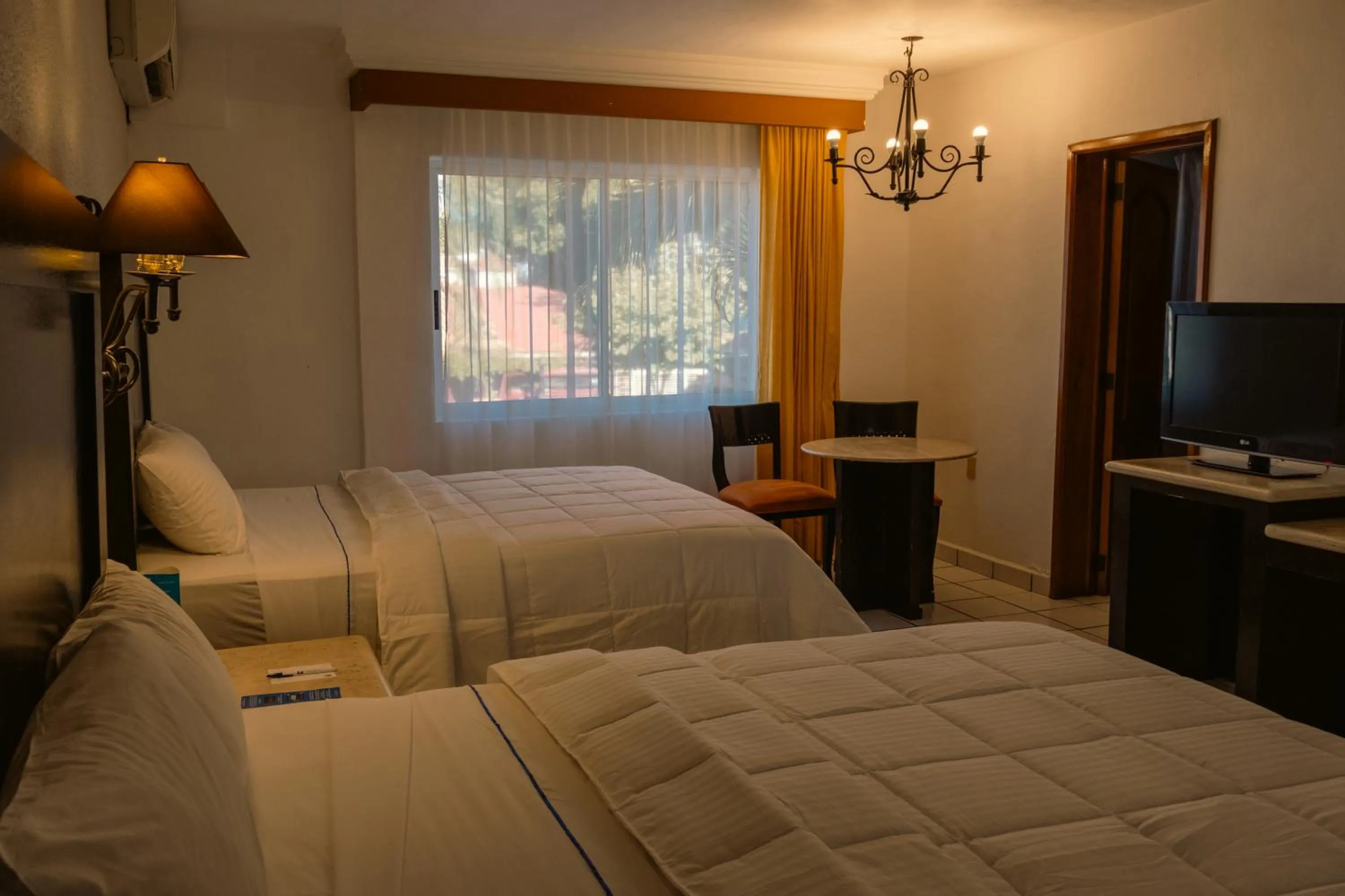 Property building, Bed in María Isabel Colima