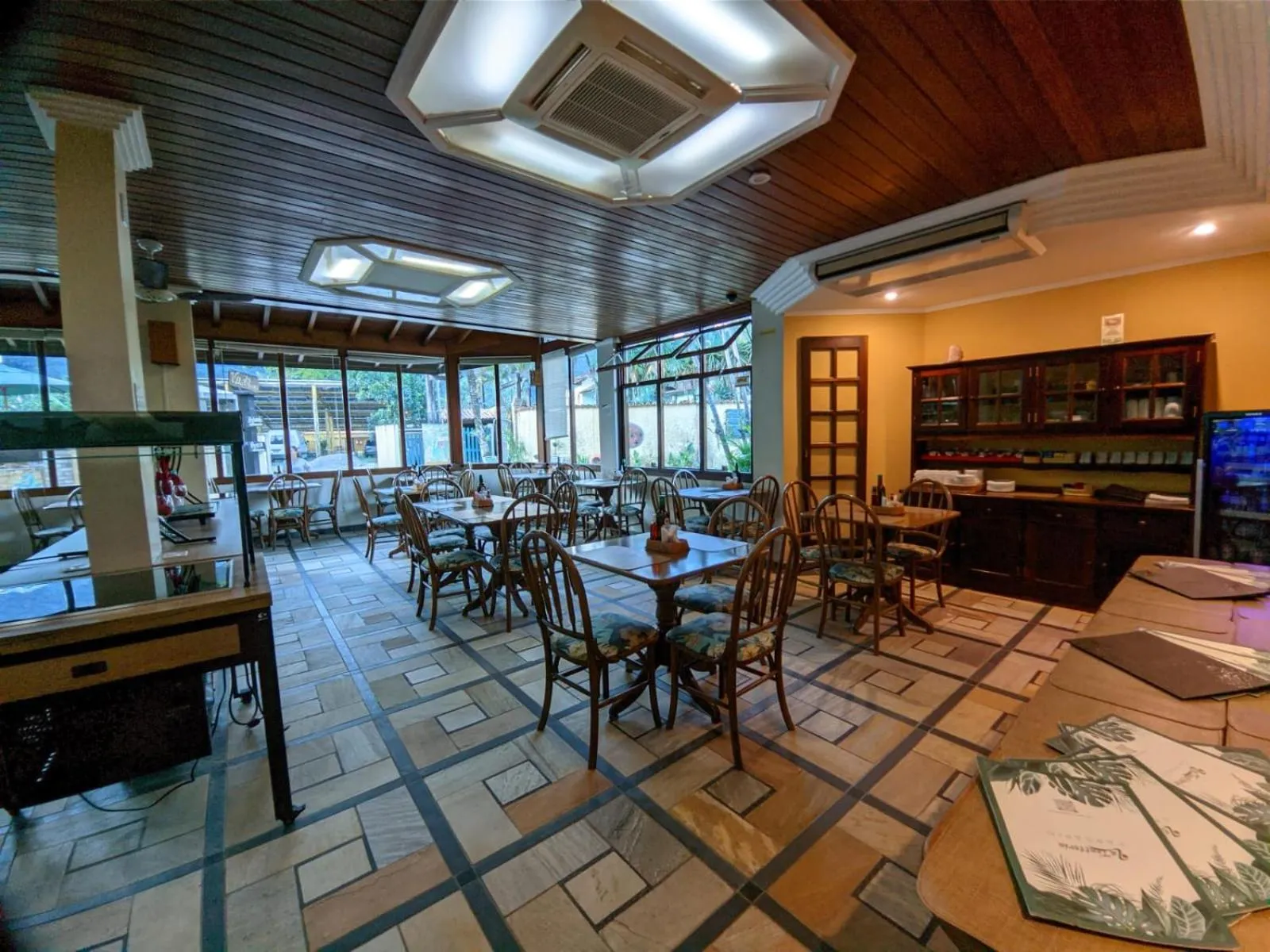 Restaurant/places to eat in Villa'l Mare Hotel