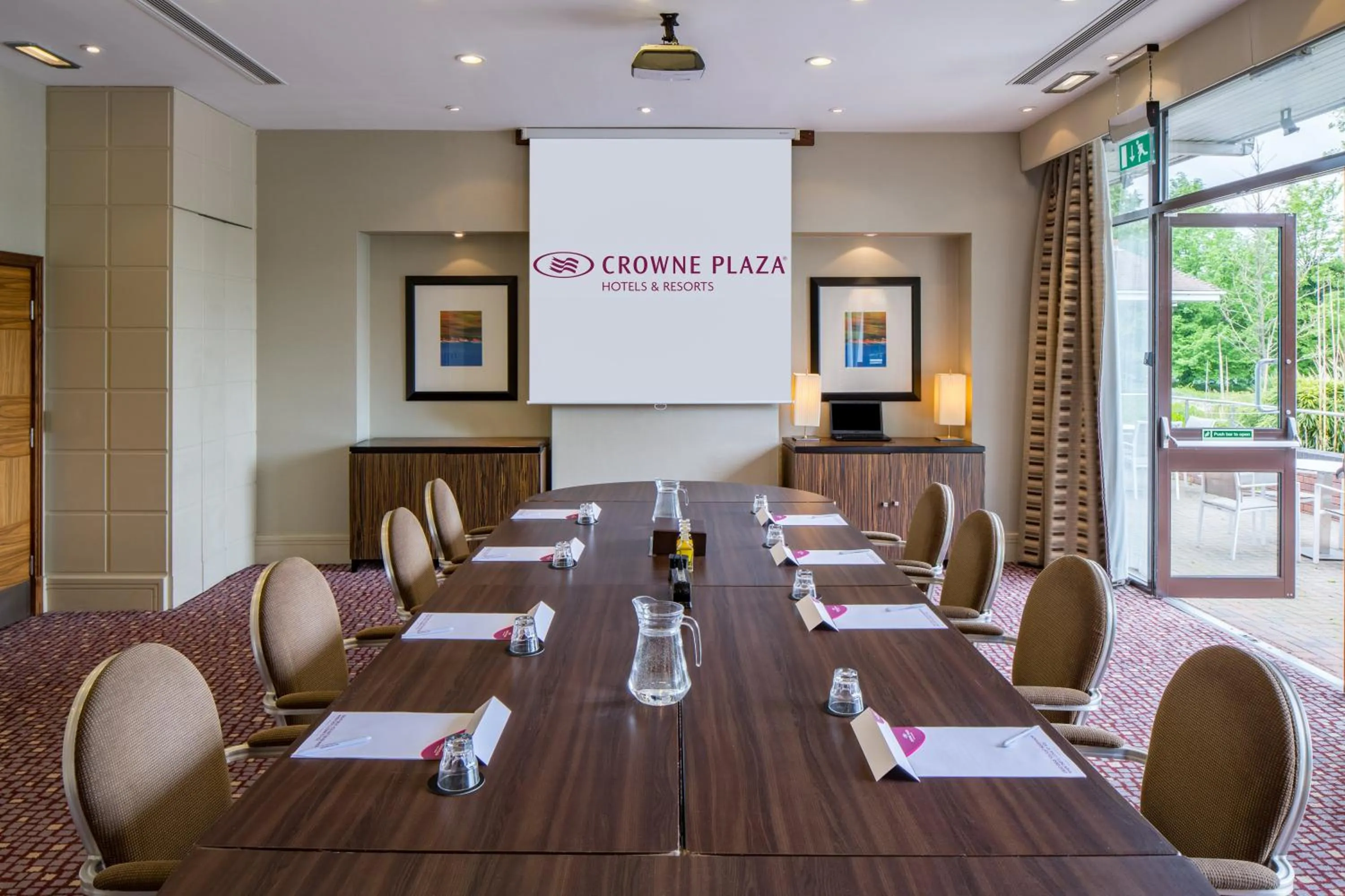 Meeting/conference room in Crowne Plaza Reading
