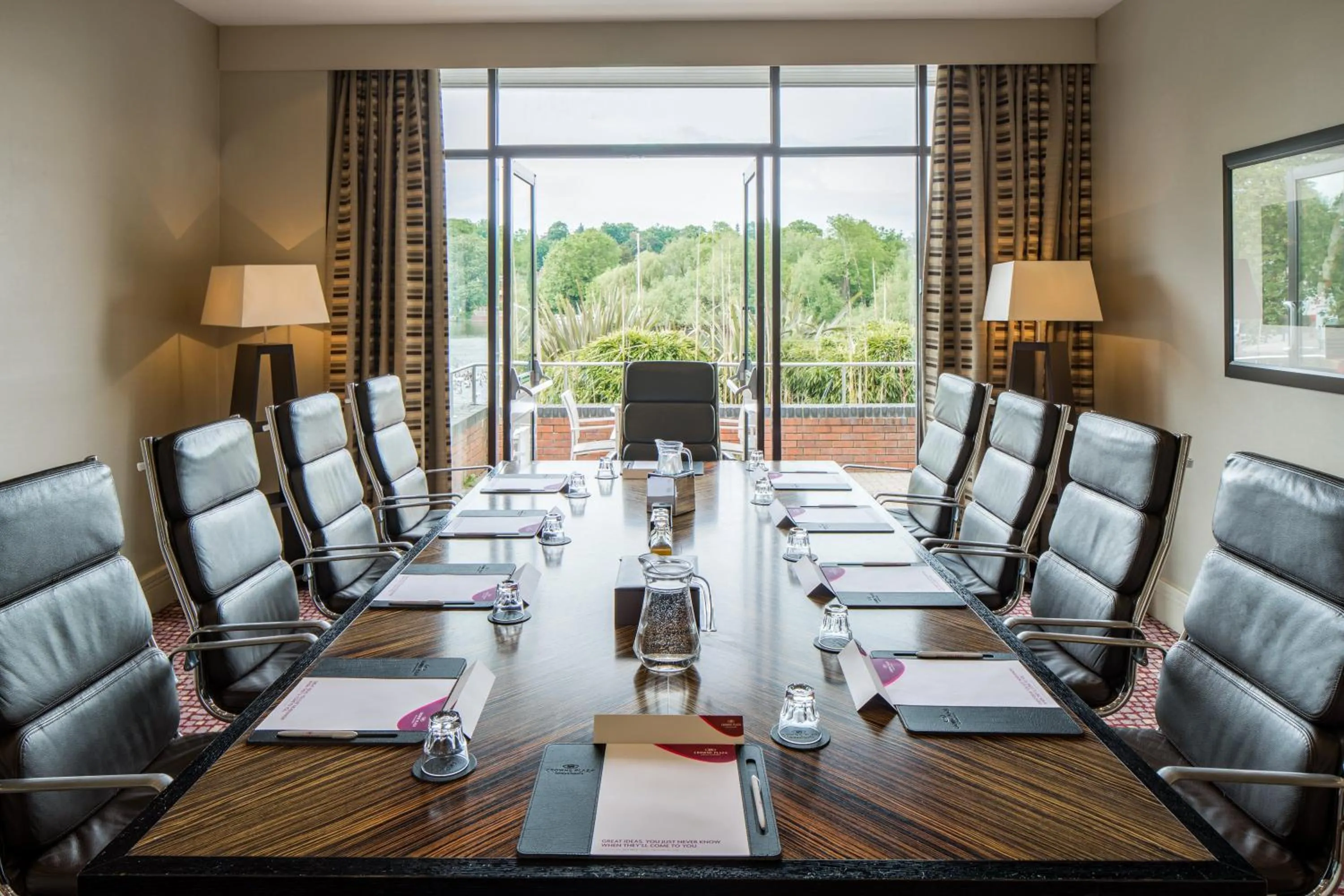 Meeting/conference room in Crowne Plaza Reading