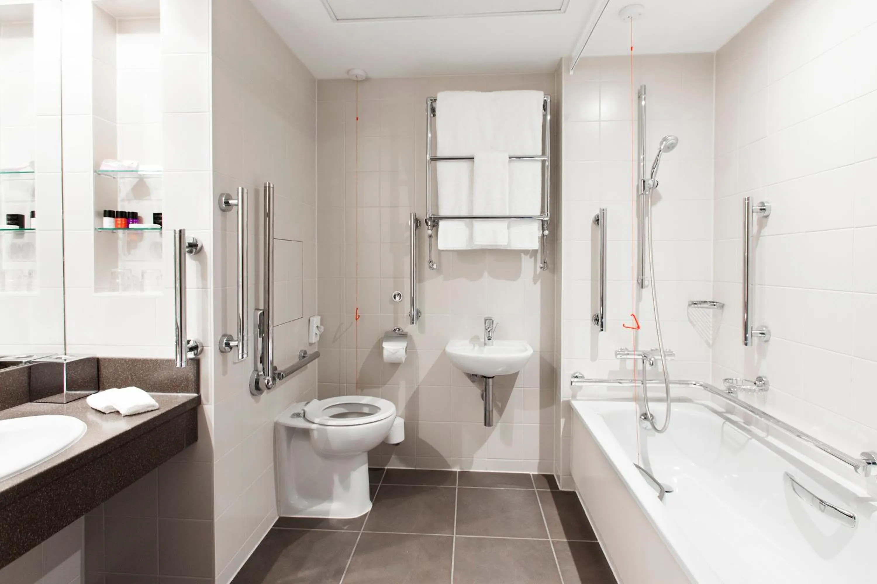 Photo of the whole room in Crowne Plaza Reading