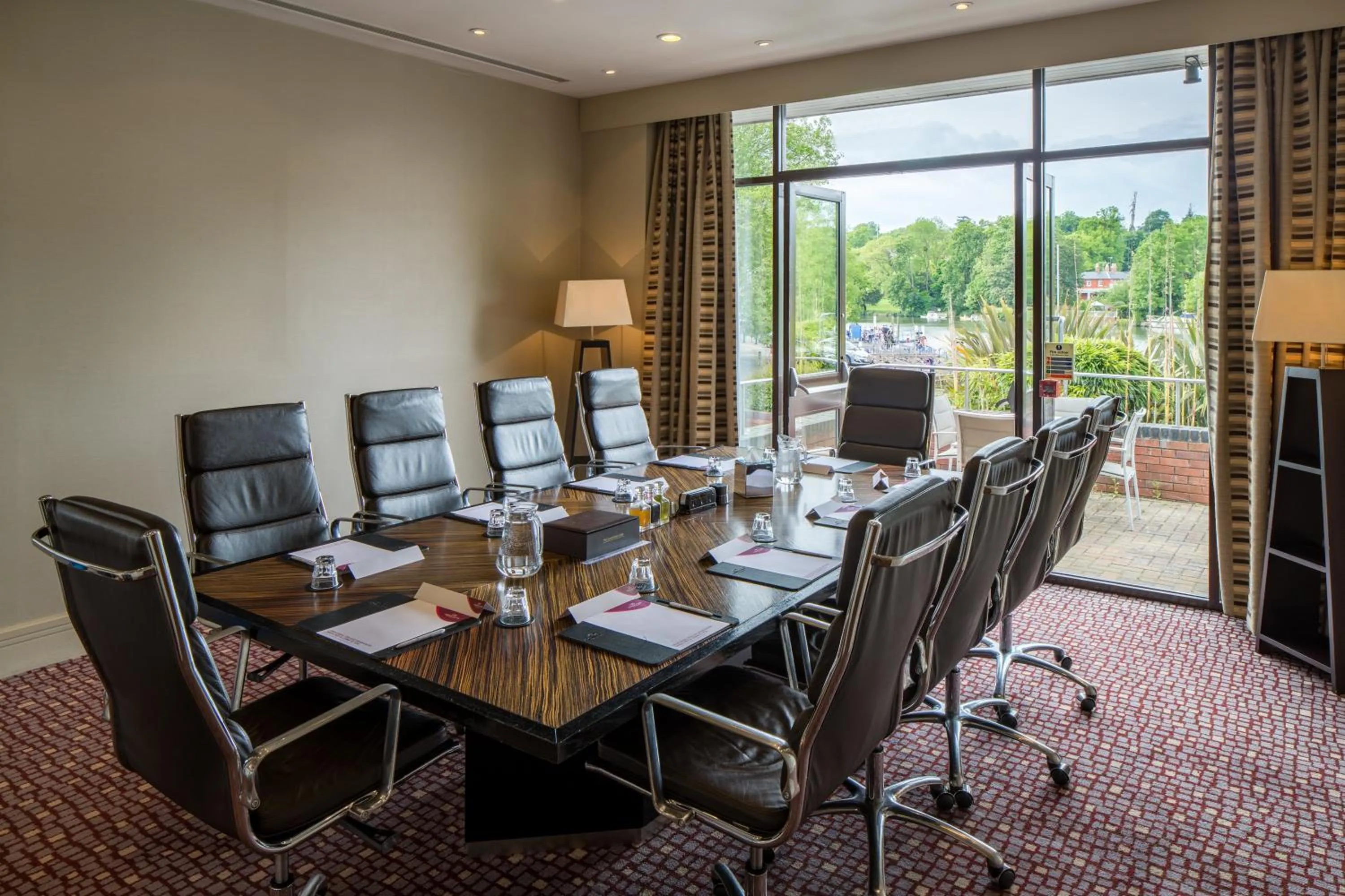 Meeting/conference room in Crowne Plaza Reading