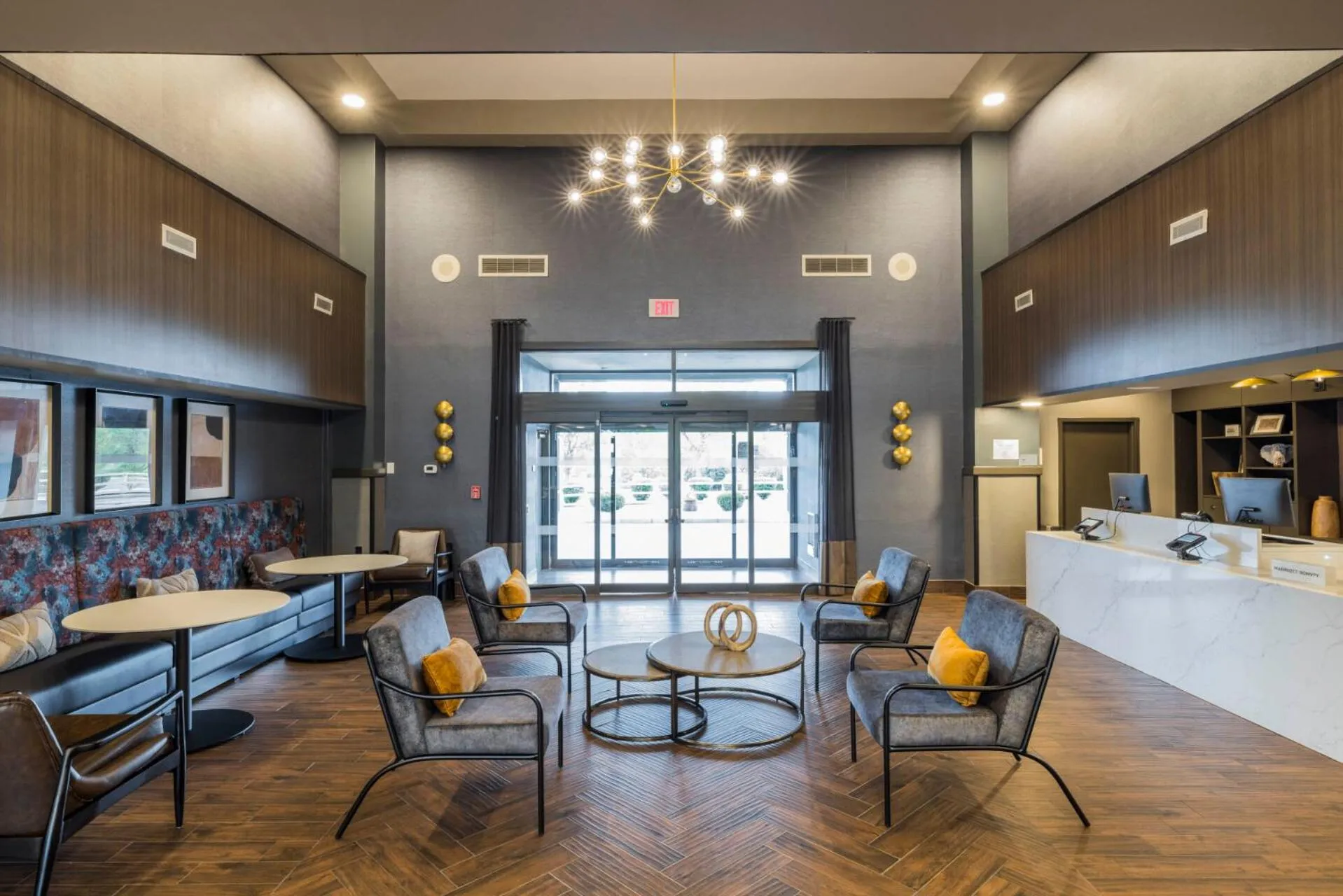 Lobby or reception in Four Points by Sheraton Columbus-Polaris