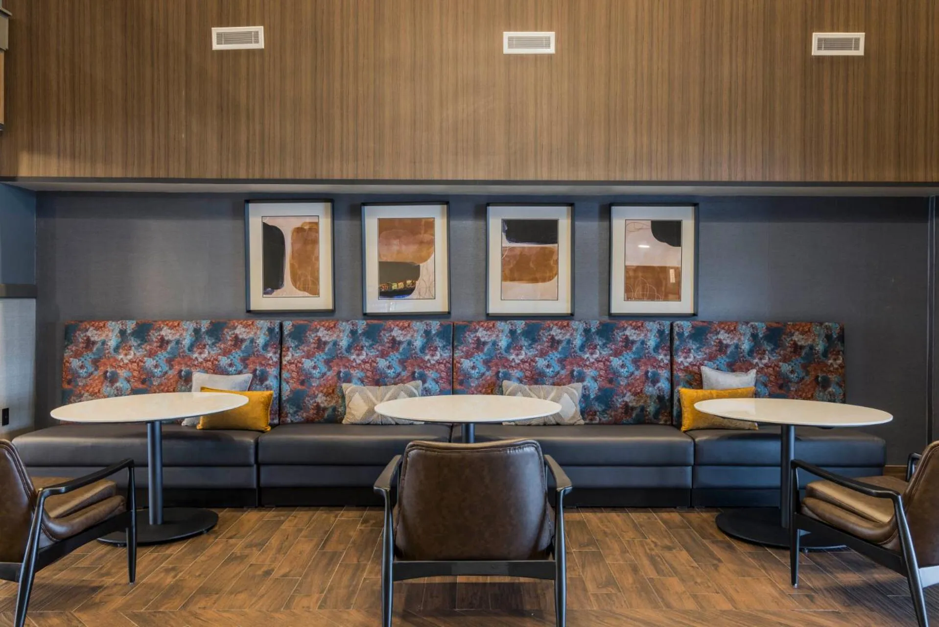 Lobby or reception in Four Points by Sheraton Columbus-Polaris