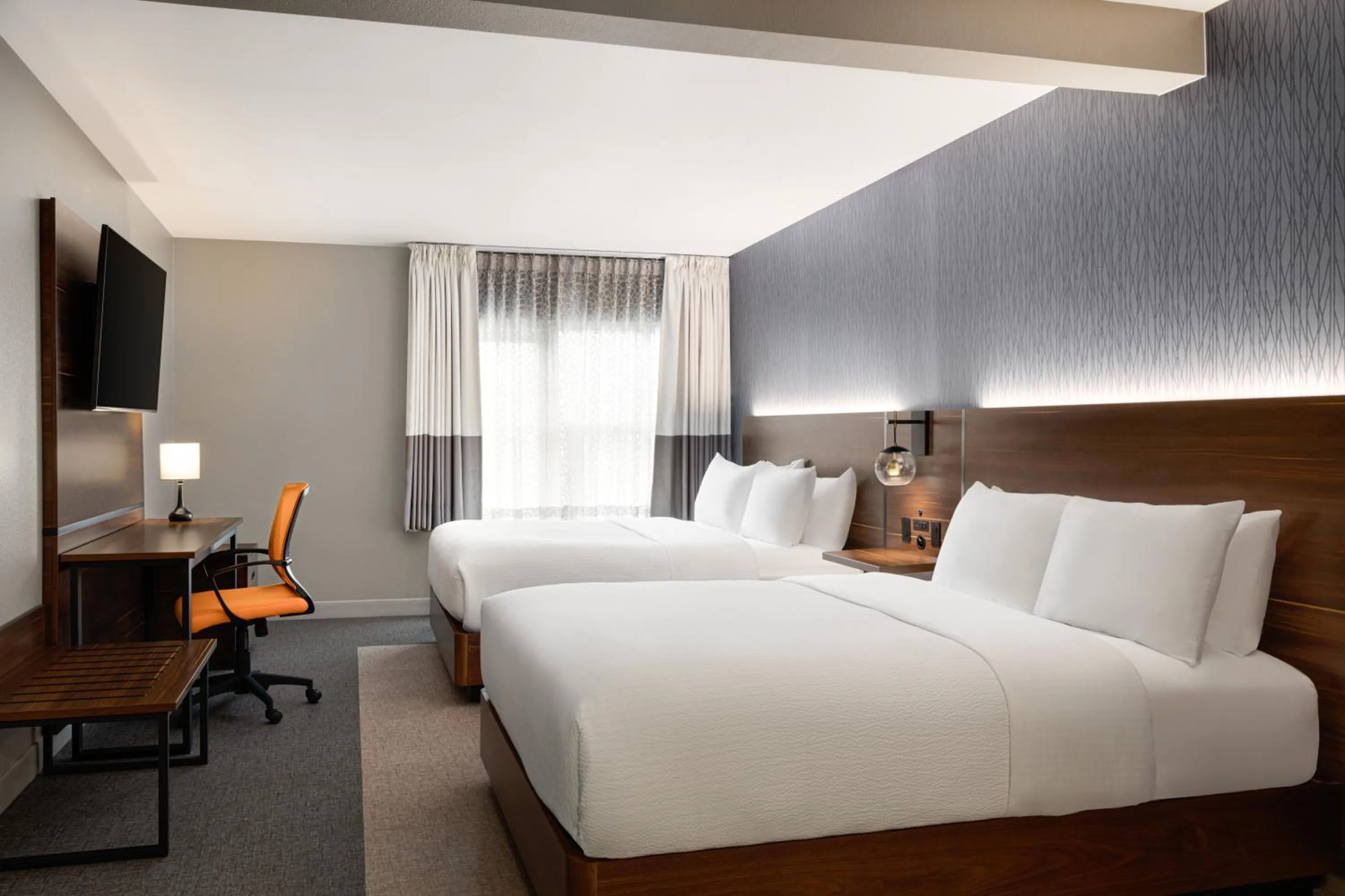Bed in Four Points by Sheraton Columbus-Polaris