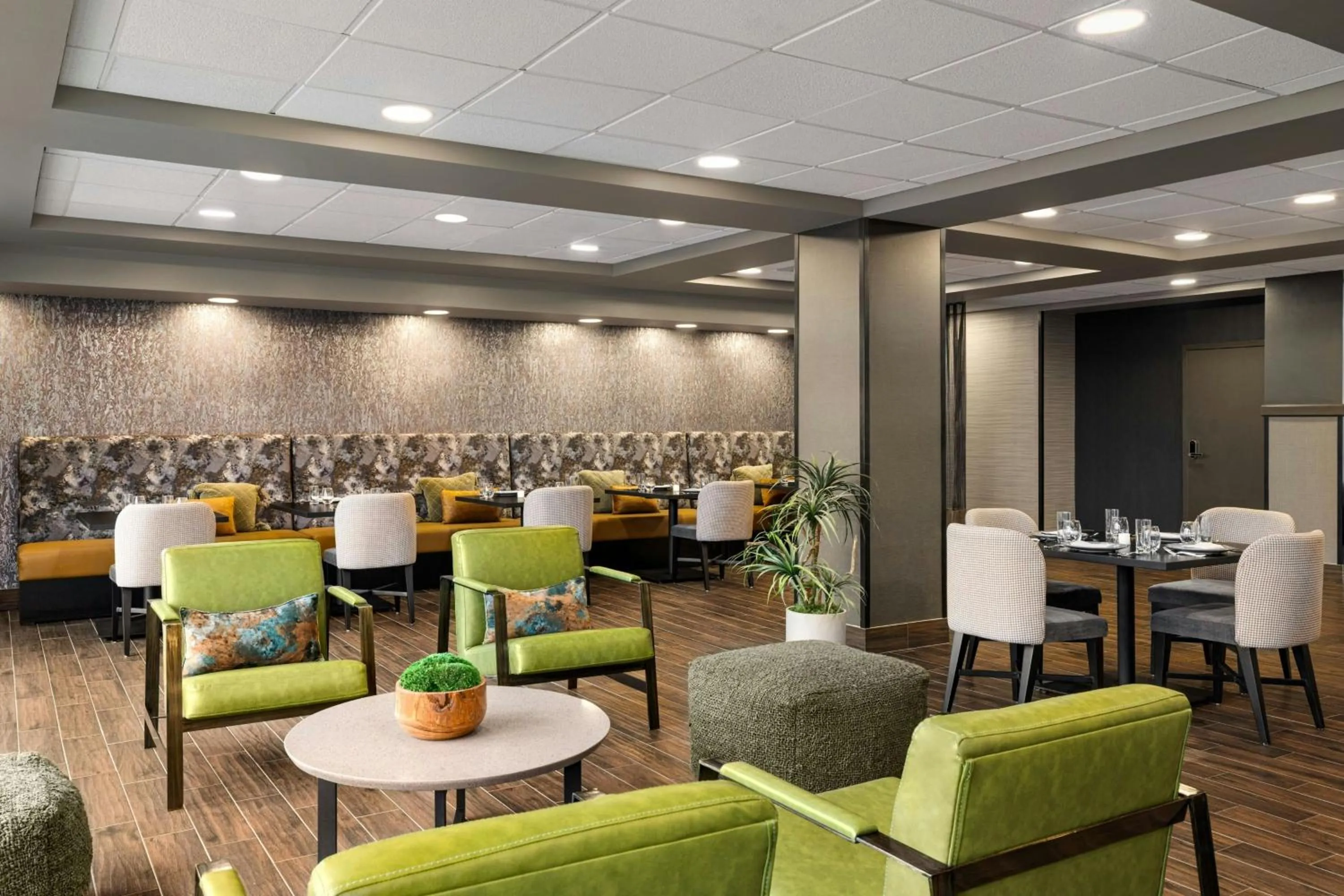 Restaurant/places to eat in Four Points by Sheraton Columbus-Polaris