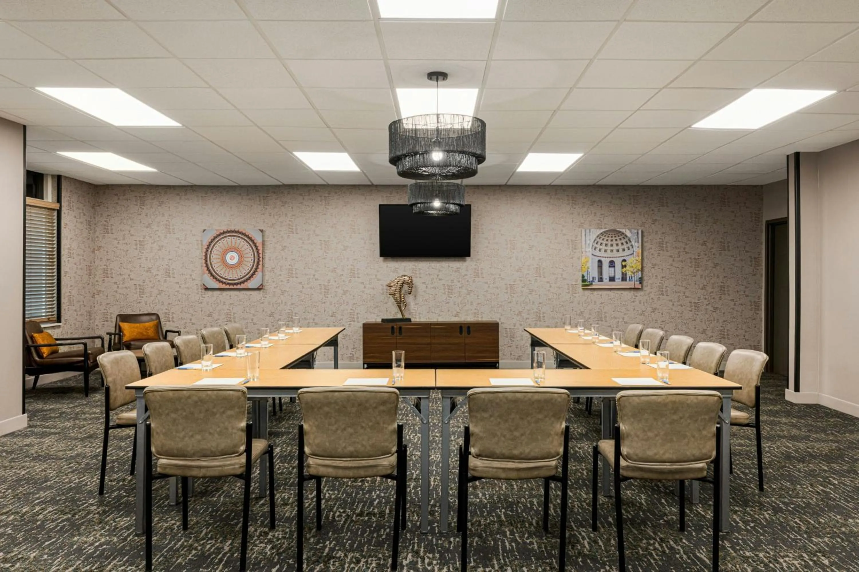 Meeting/conference room in Four Points by Sheraton Columbus-Polaris