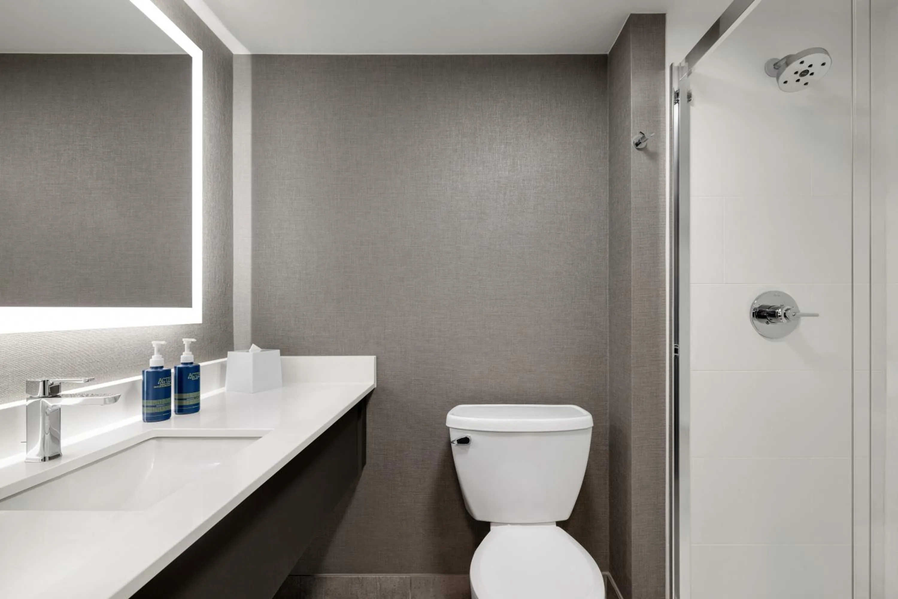 Toilet in Four Points by Sheraton Columbus-Polaris