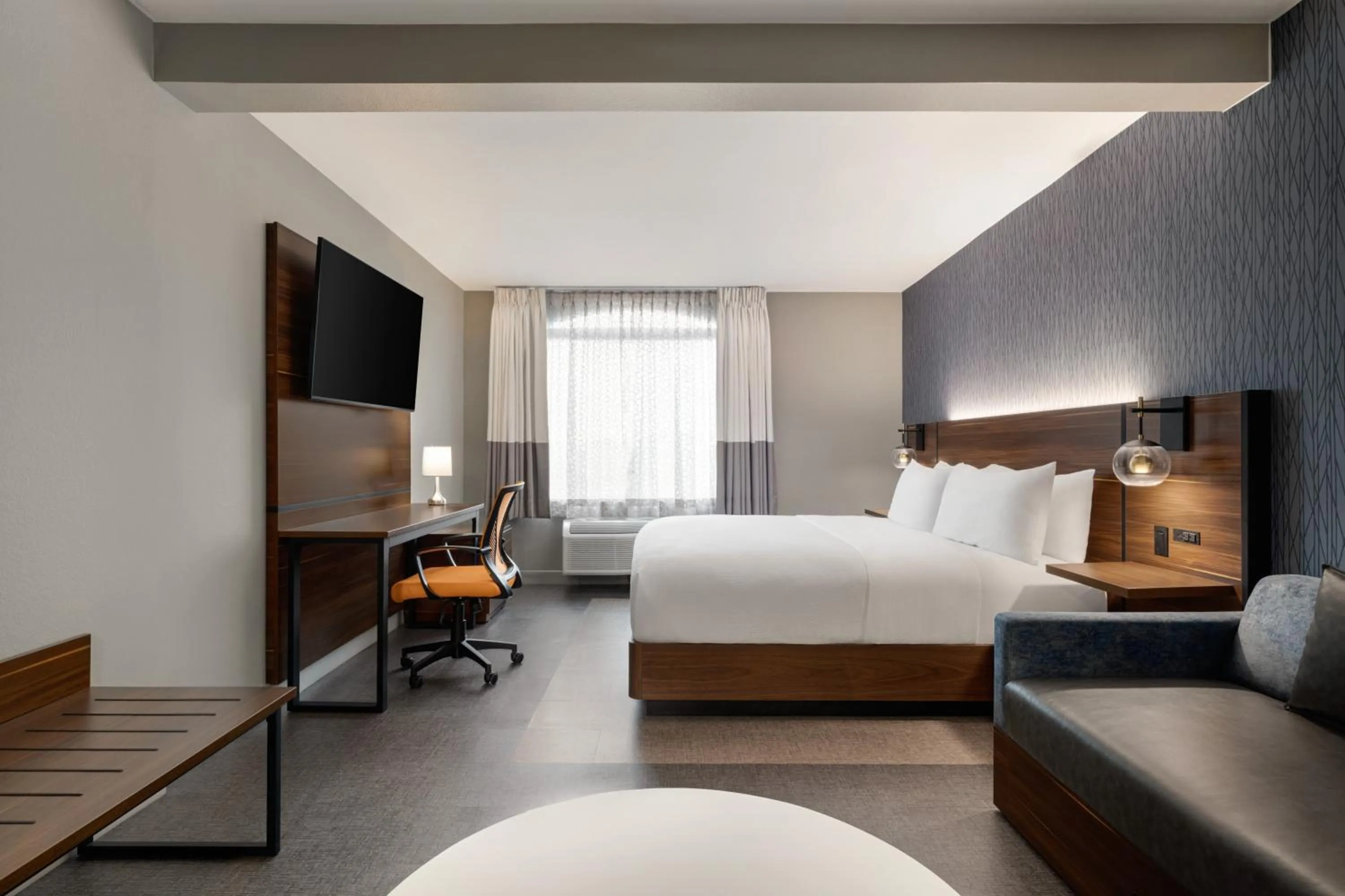 Bed in Four Points by Sheraton Columbus-Polaris