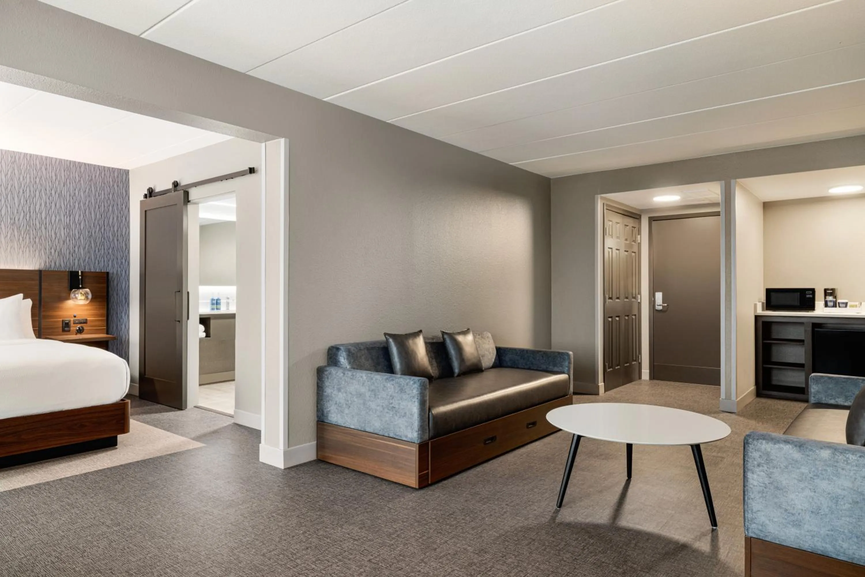 Bed in Four Points by Sheraton Columbus-Polaris