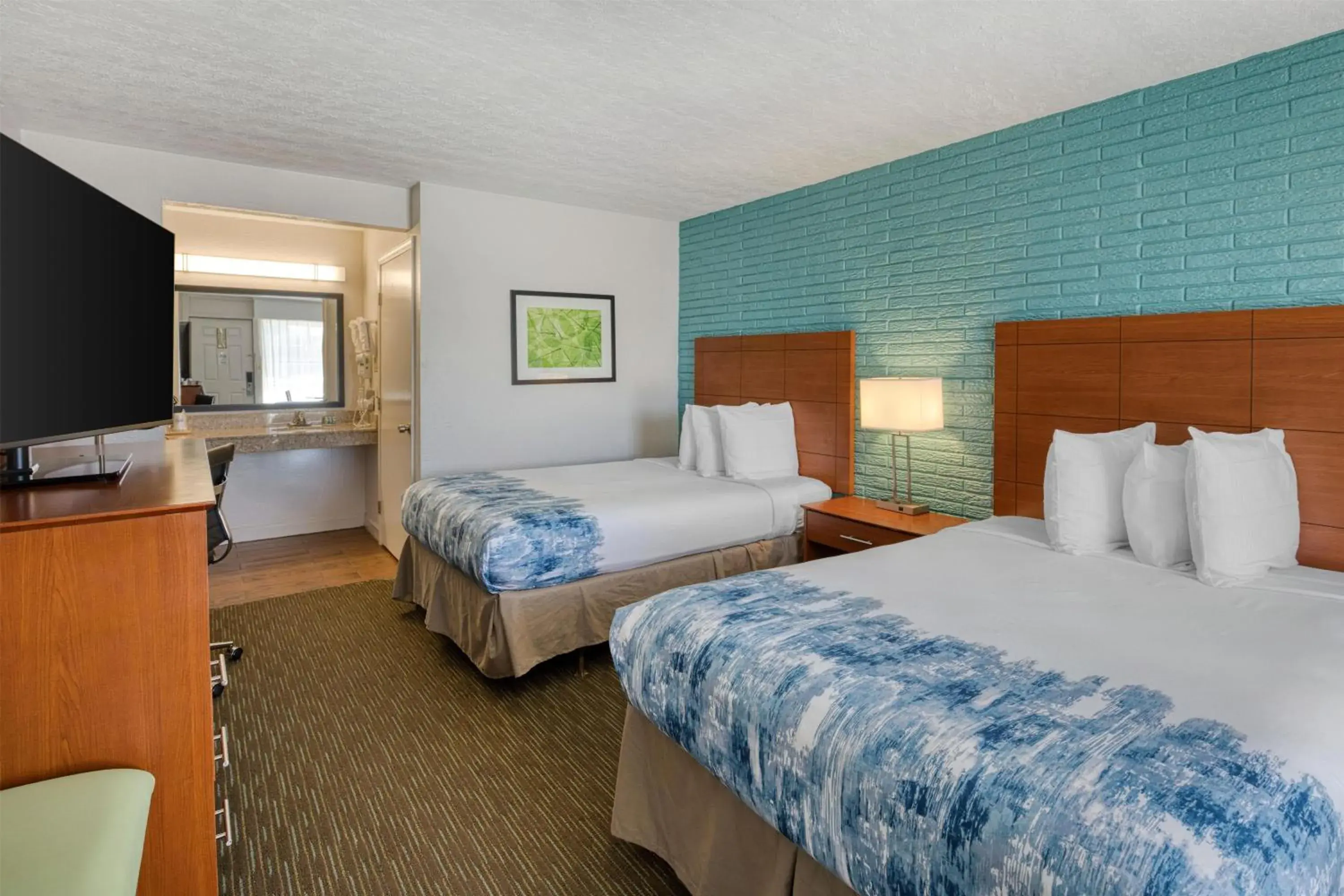 Double Room with Two Double Beds and Roll-In Shower - Disability Access/Non-Smoking in Best Western Hendersonville Inn Double Room with Two Double Beds and Roll-In Shower - Disability Access/Non-Smoking in Best Western Hendersonville Inn