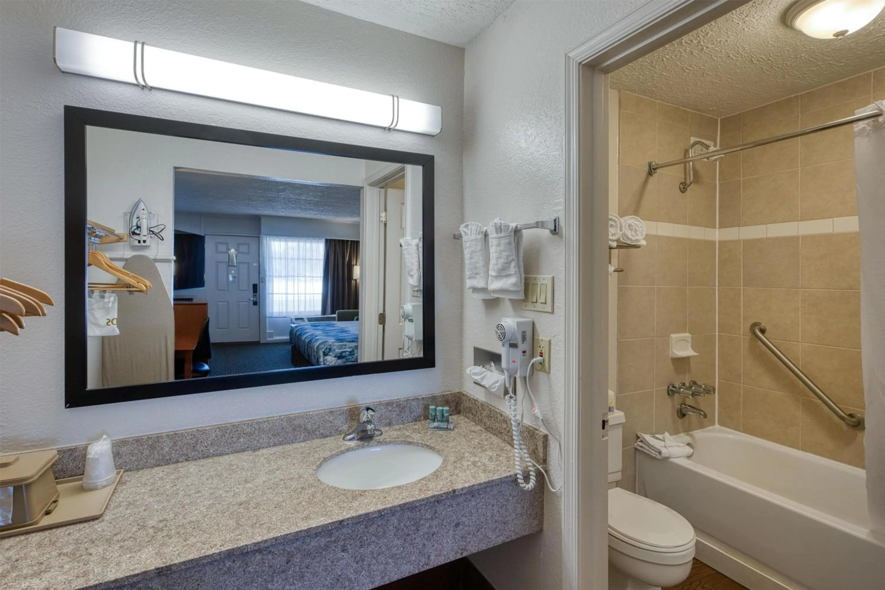 Bathroom in Best Western Hendersonville Inn