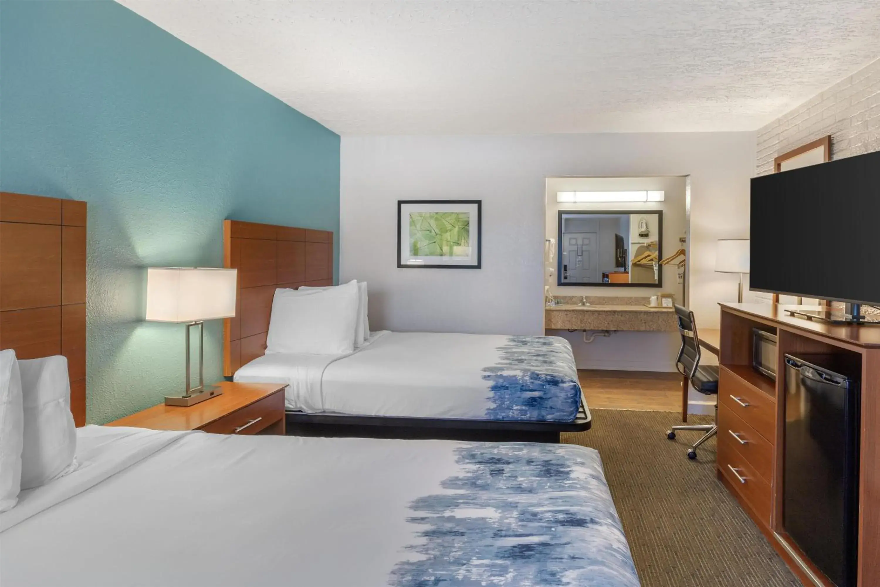 Double Room with Two Double Beds - Non-Smoking in Best Western Hendersonville Inn Double Room with Two Double Beds - Non-Smoking in Best Western Hendersonville Inn