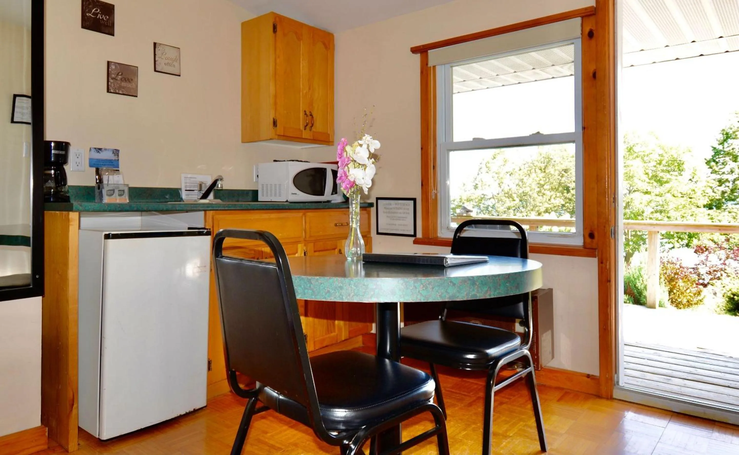 Dining area in Dewar's Inn and Cottages