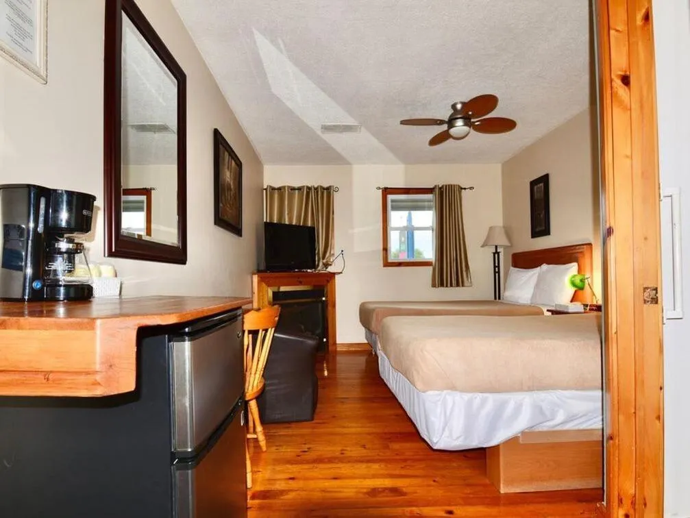 Bedroom, Bed in Dewar's Inn and Cottages