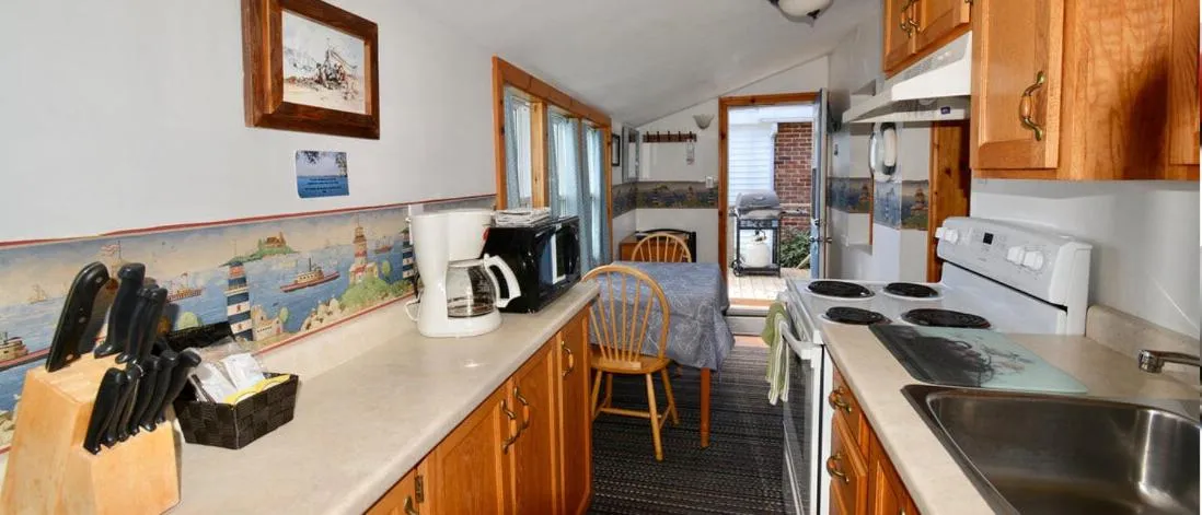 Kitchen or kitchenette in Dewar's Inn and Cottages