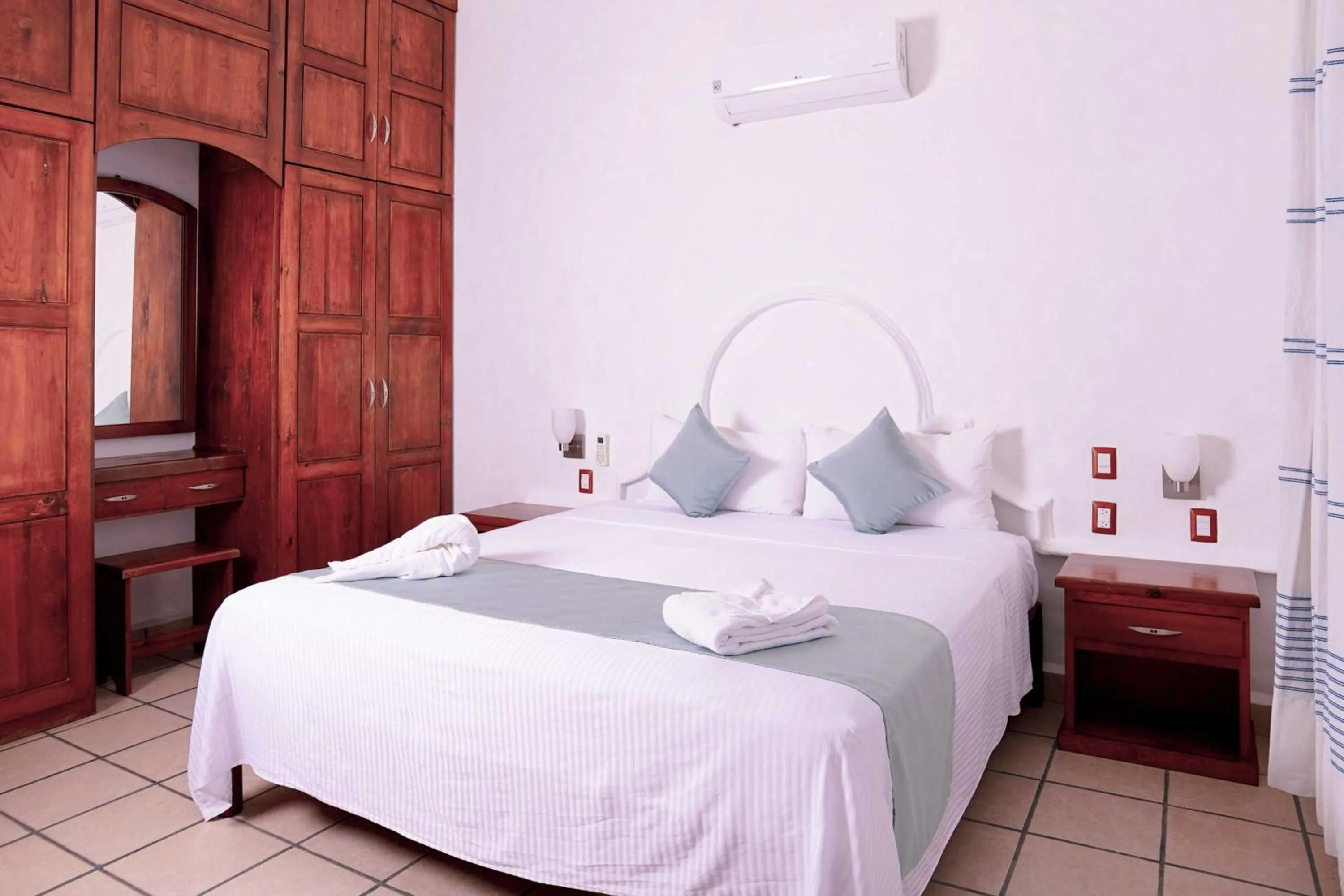 Bedroom, Bed in Villas & Resort Luz de Luna