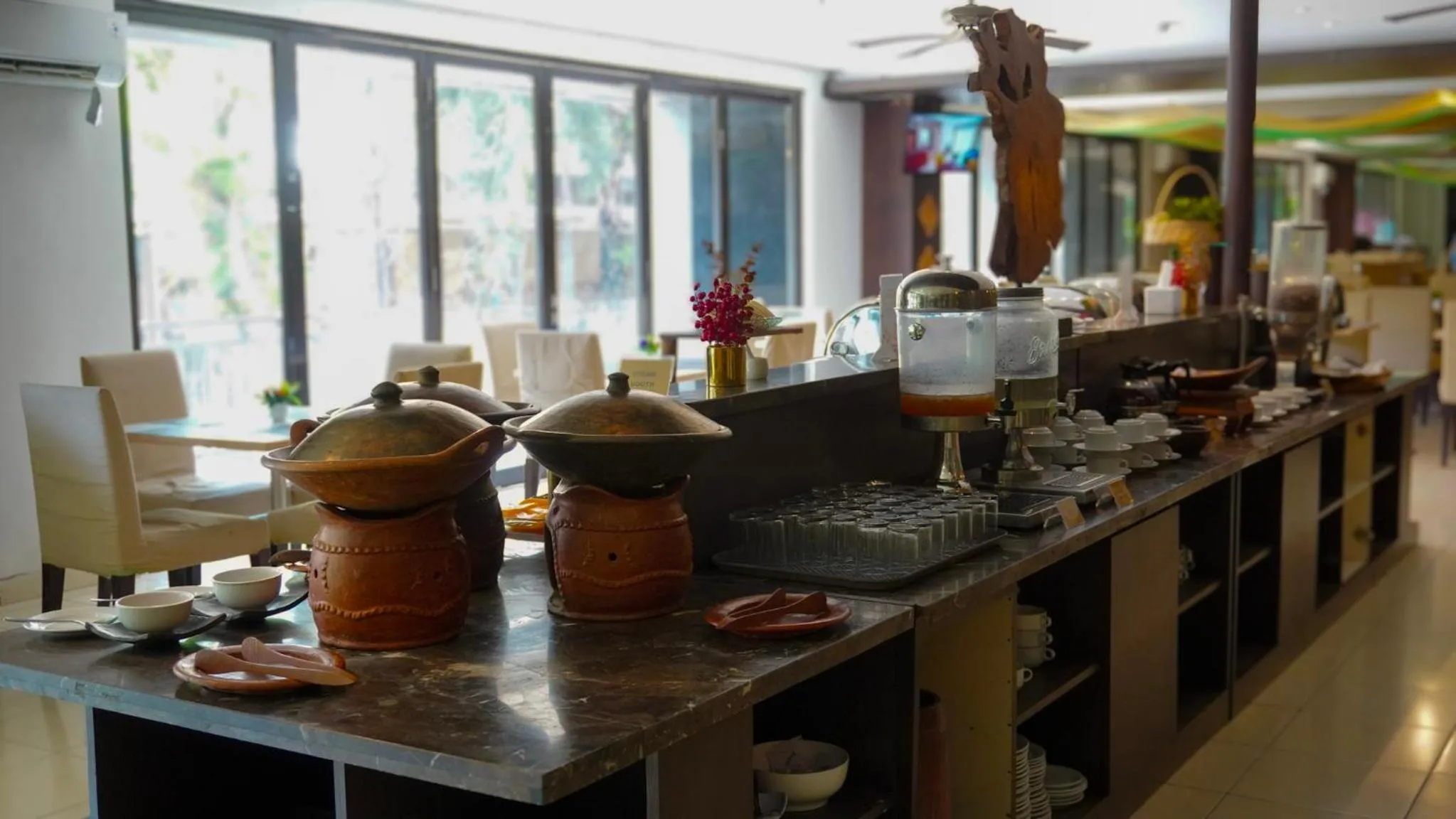 Restaurant/places to eat in Grand Kuta Hotel and Residence