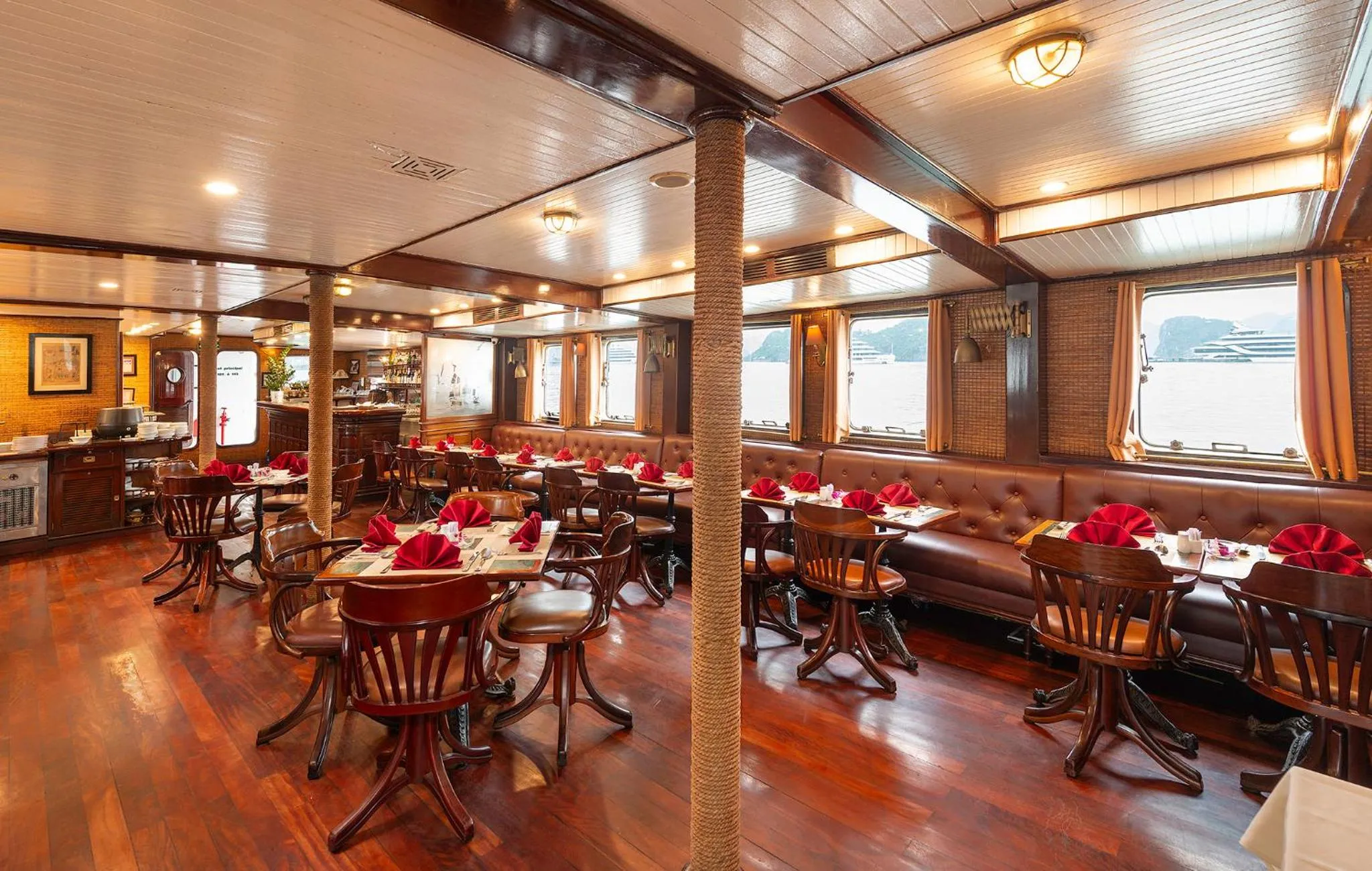 Restaurant/places to eat in Emeraude Classic Cruises