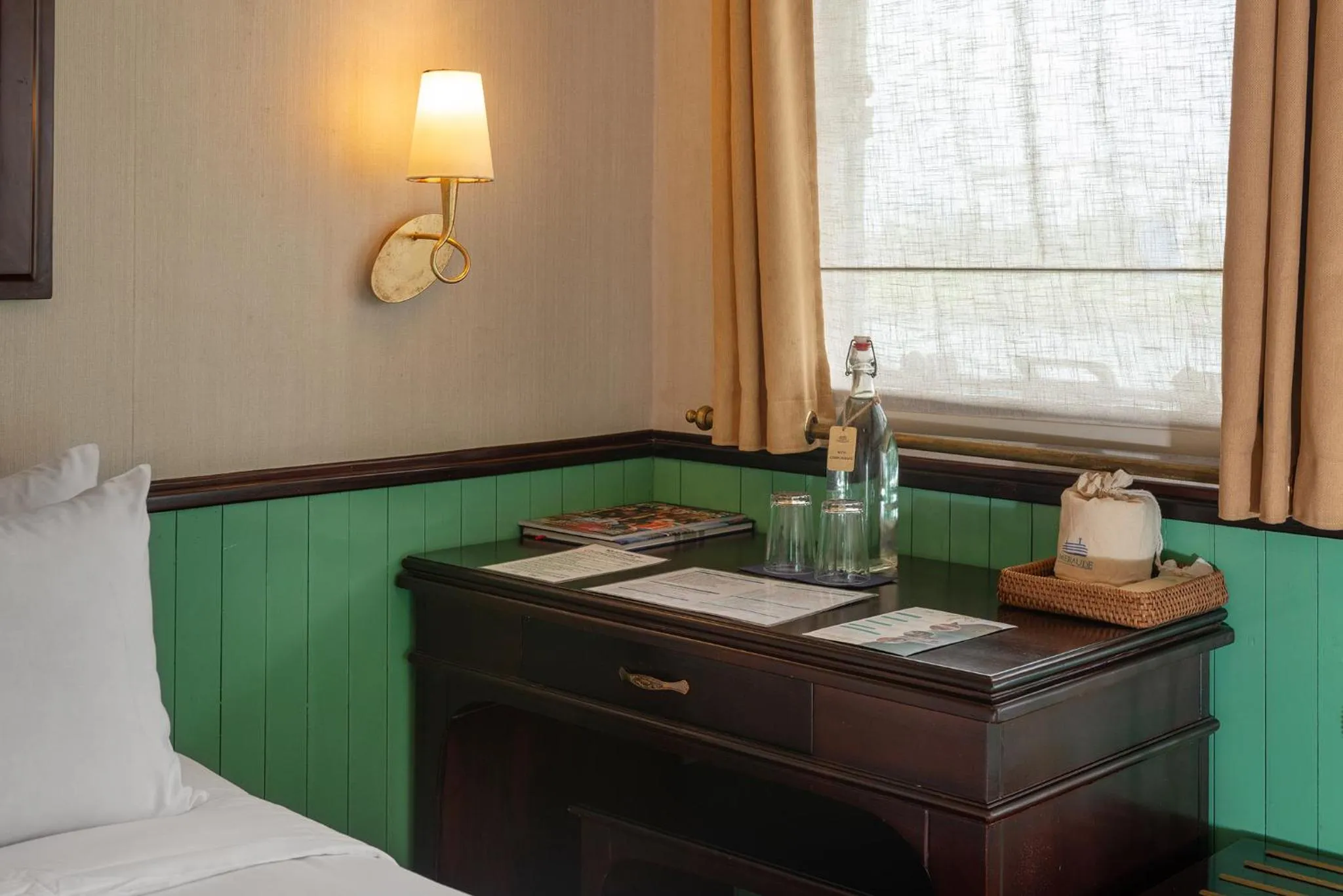 Other, Bed in Emeraude Classic Cruises