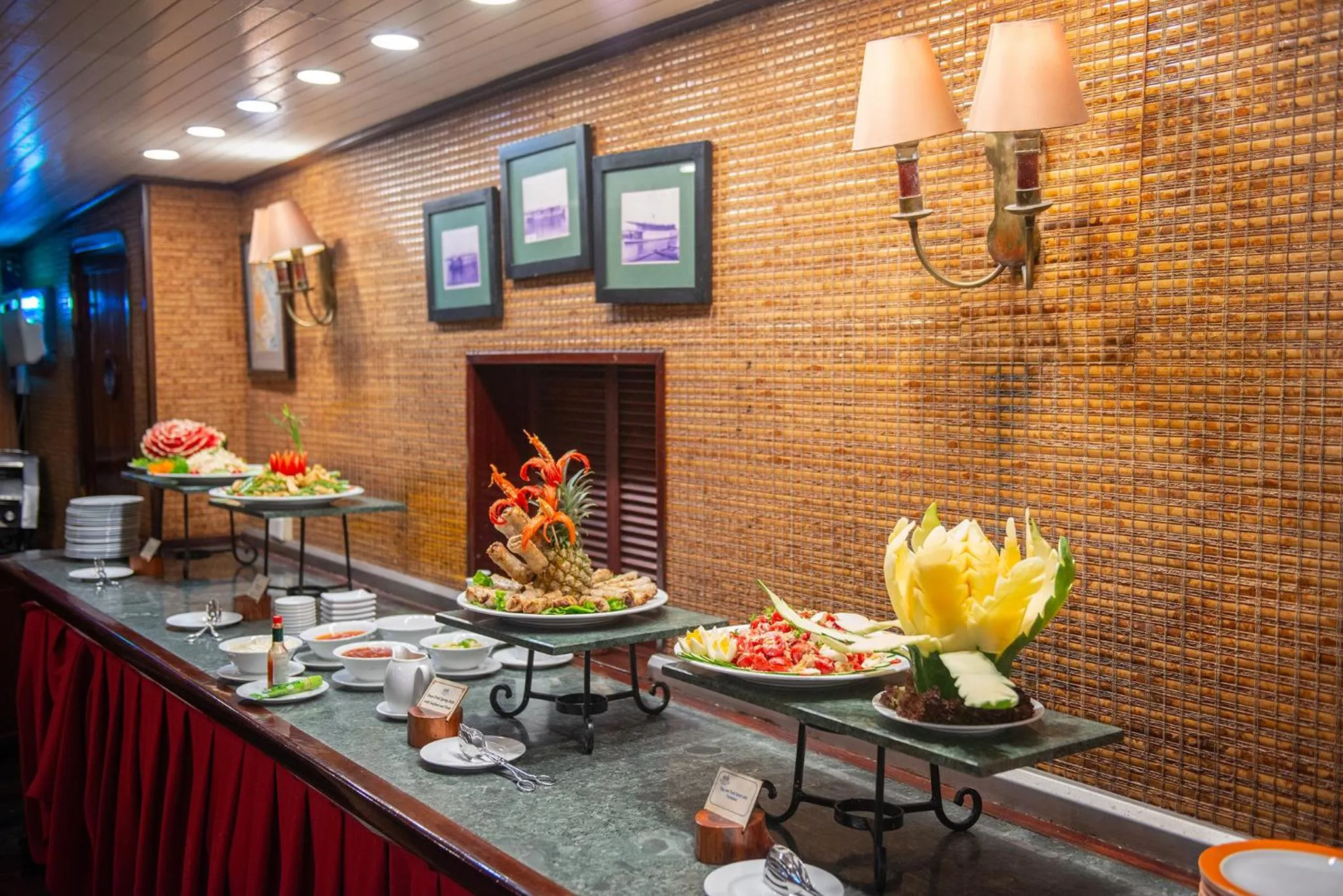 Restaurant/places to eat in Emeraude Classic Cruises