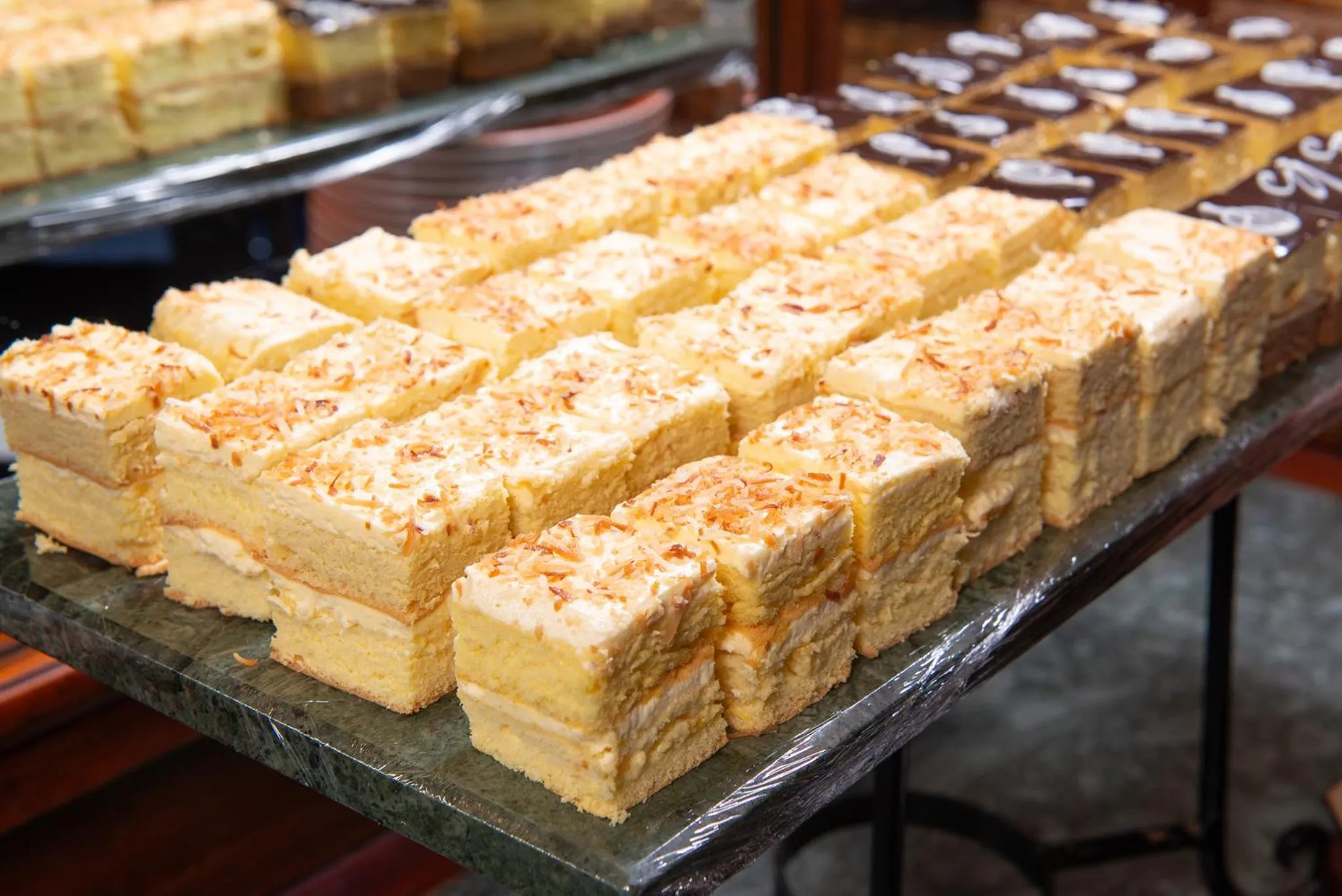 Food and drinks in Emeraude Classic Cruises