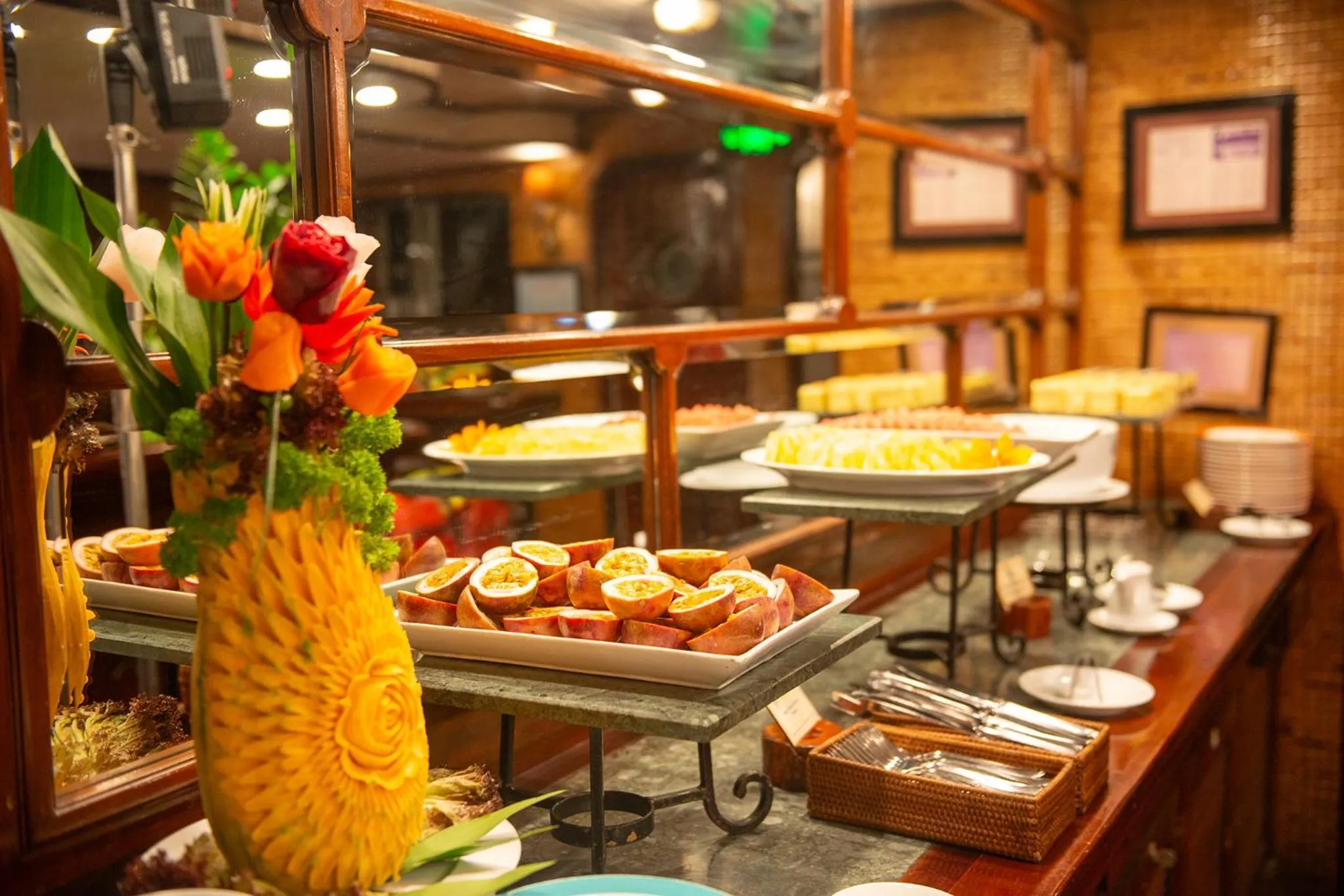 Restaurant/places to eat in Emeraude Classic Cruises