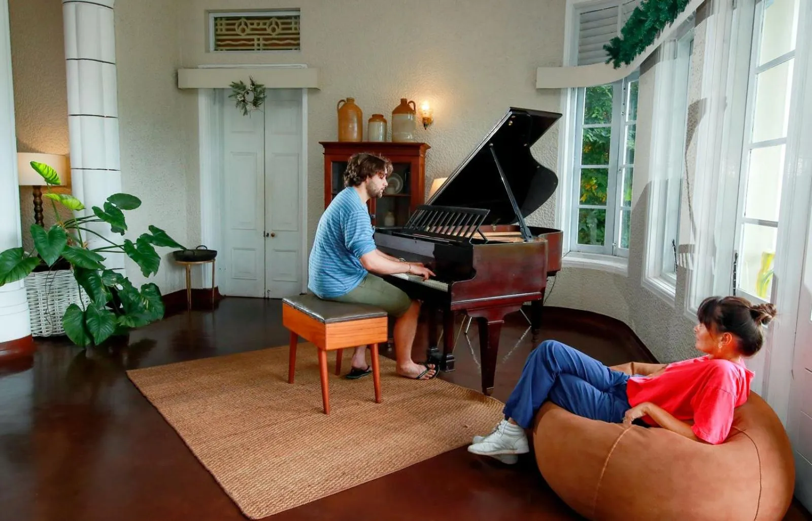 group of guests in Castle Hill Bungalow by Seven Angels