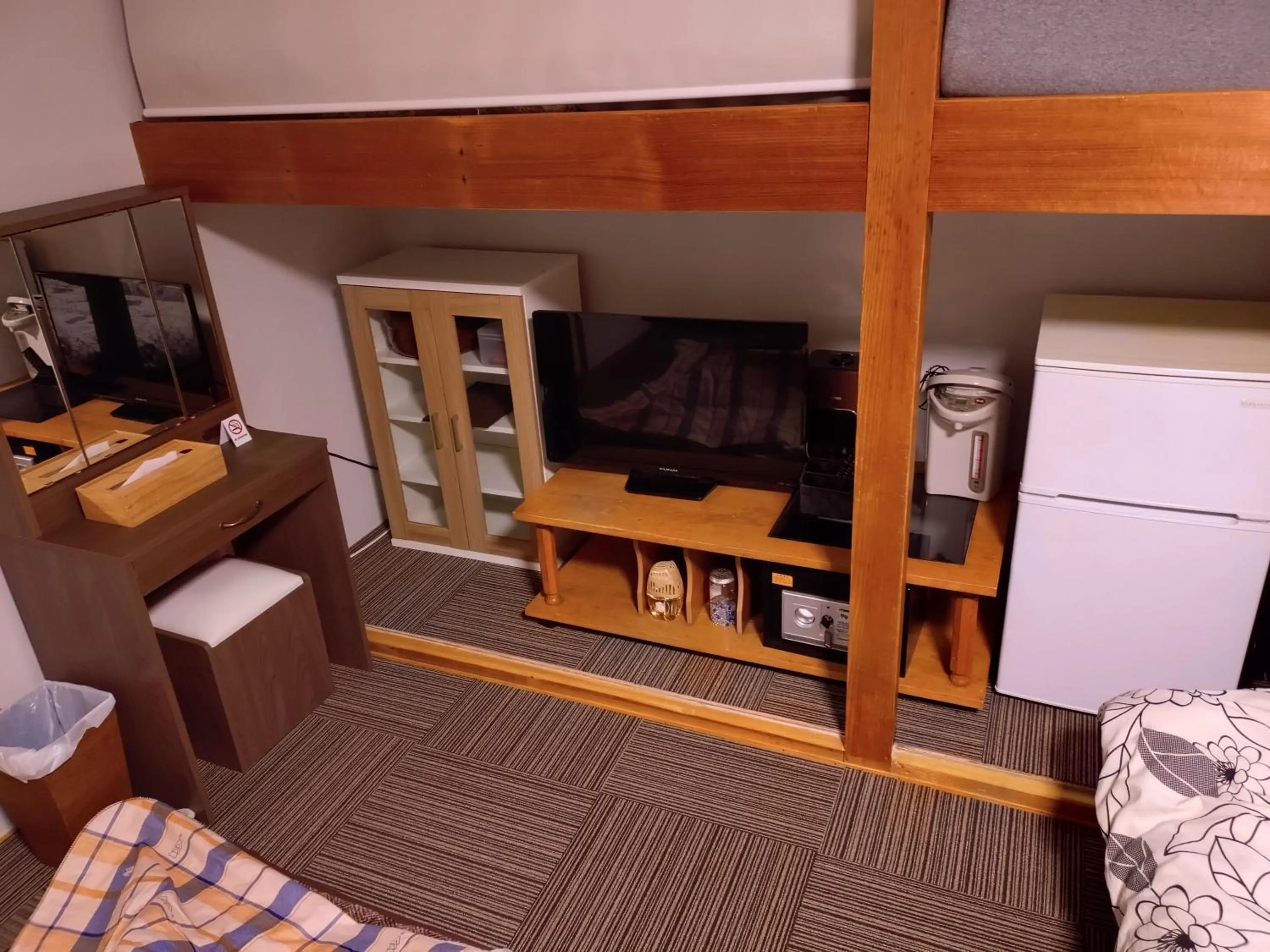 TV and multimedia, Bed in Mountain Jam