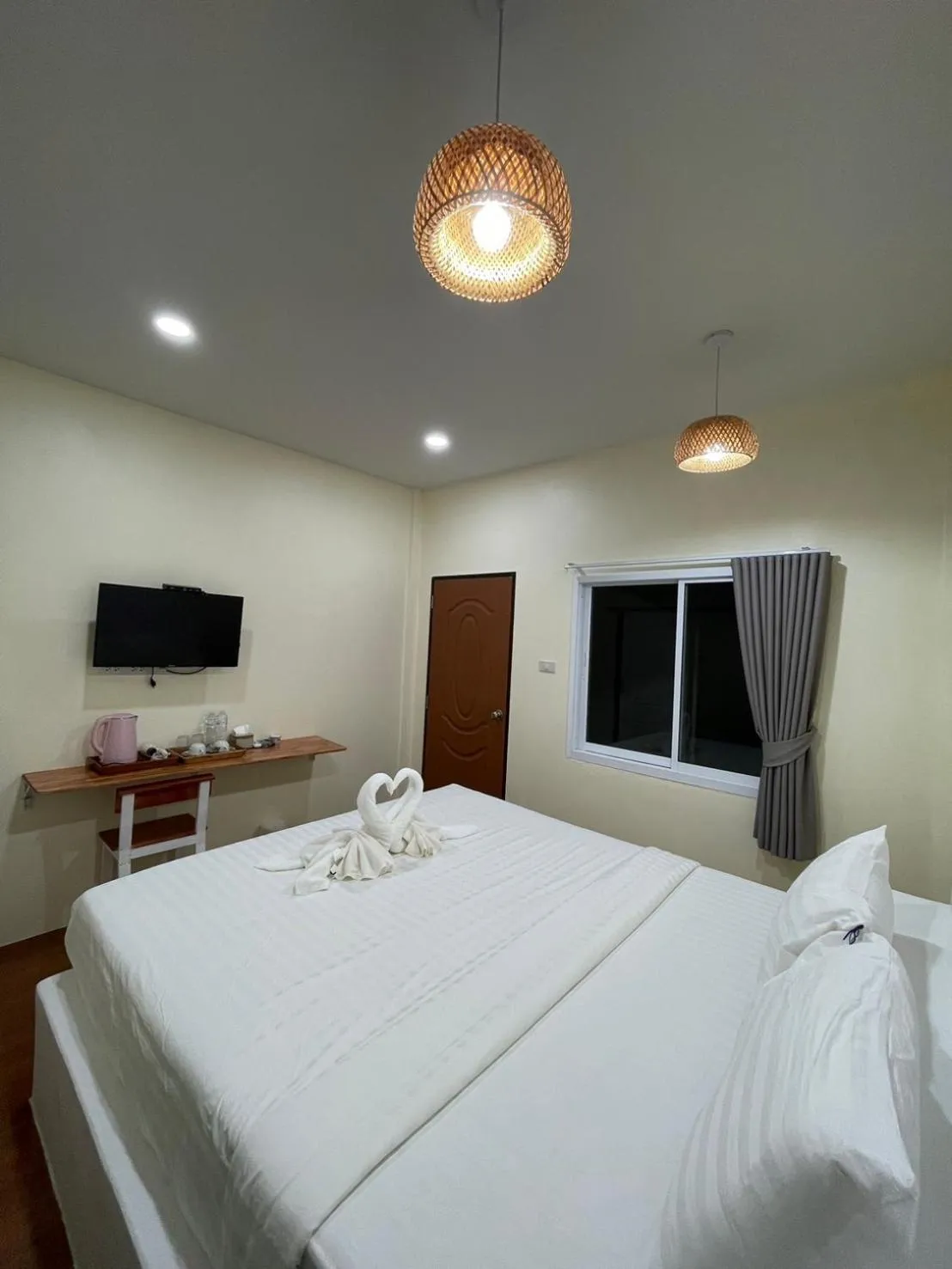 Bed in Chokdee Resort