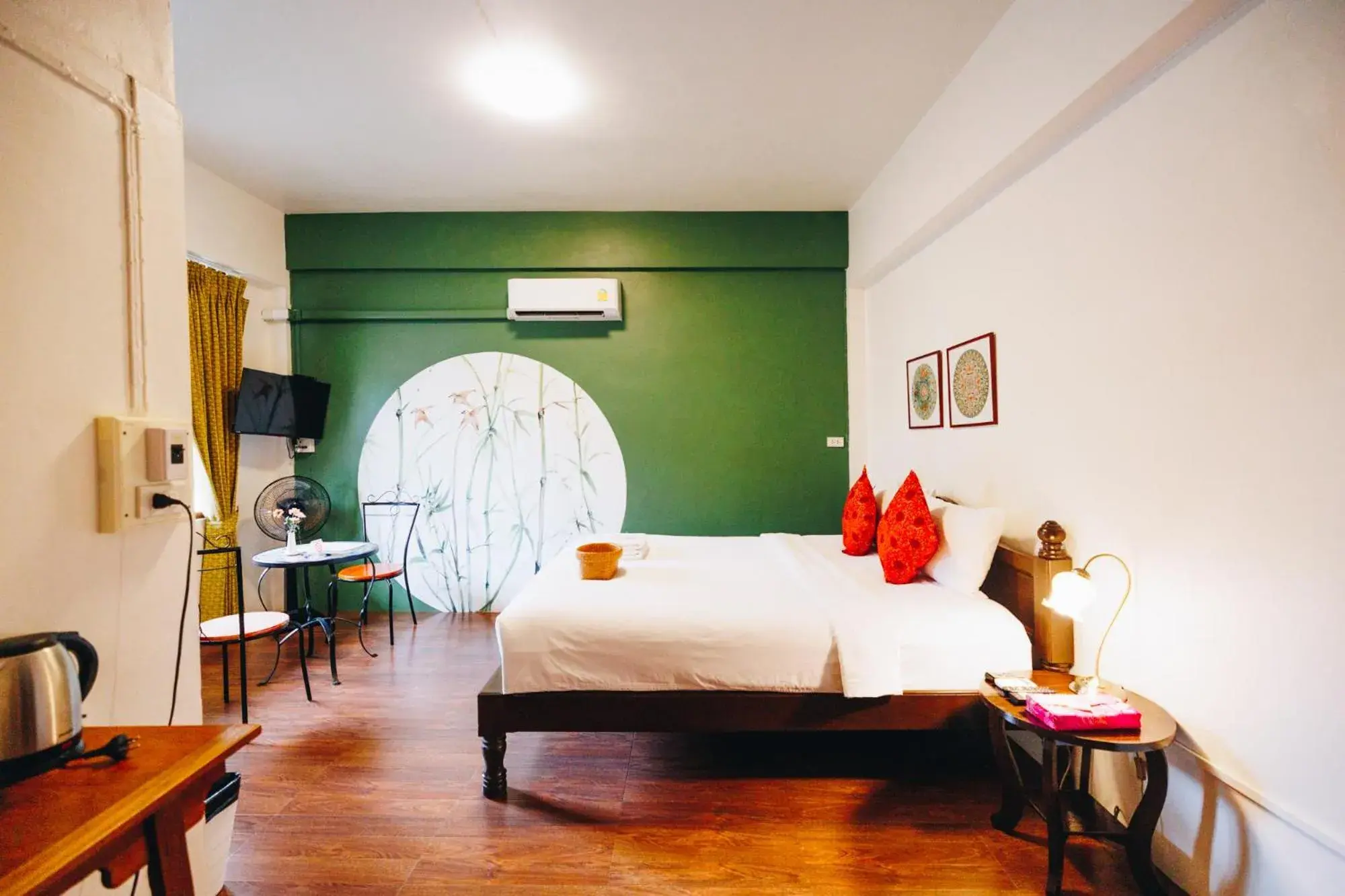 Deluxe Room in Sleeper House Deluxe Room in Sleeper House