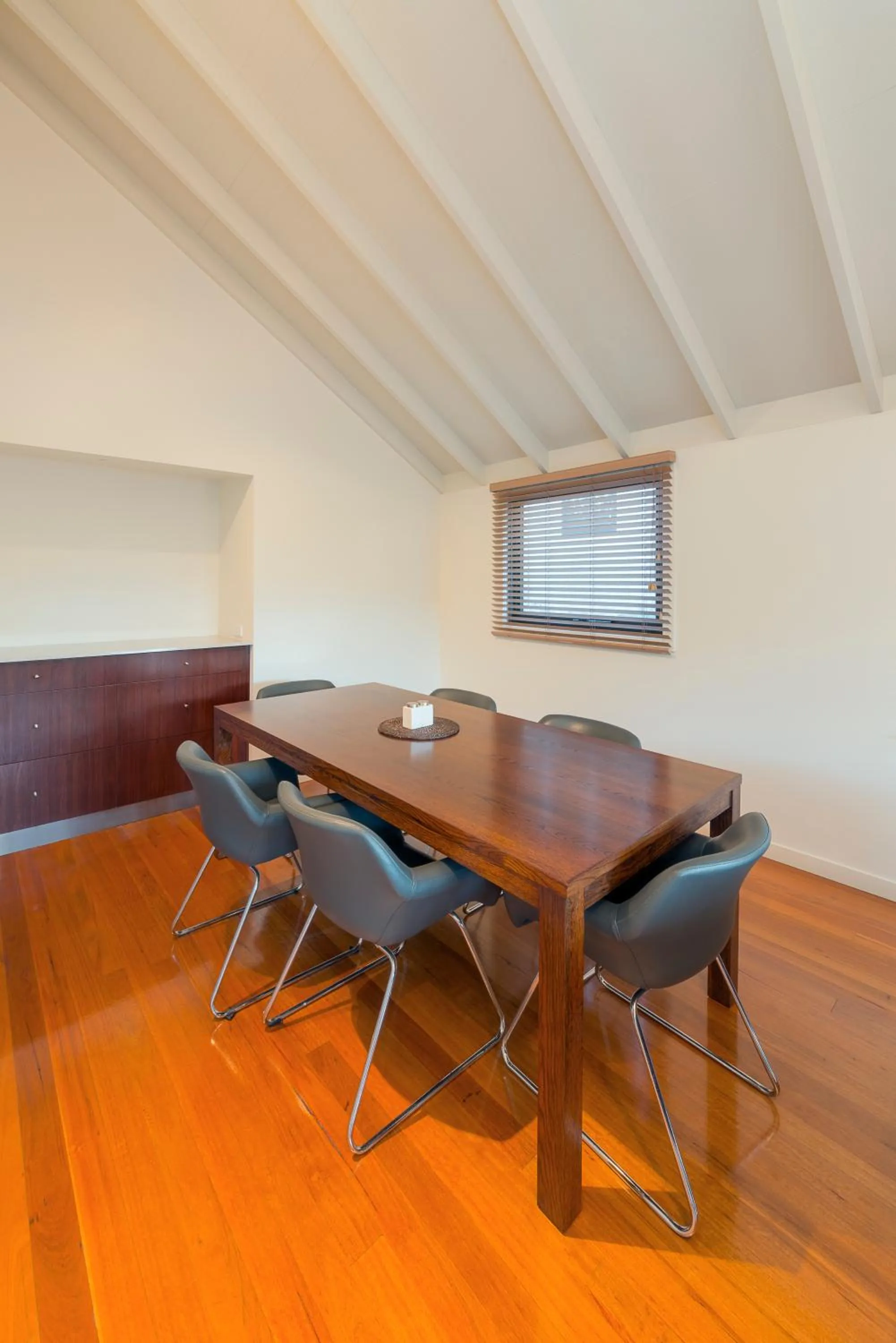 Dining area in Southern Ocean Villas